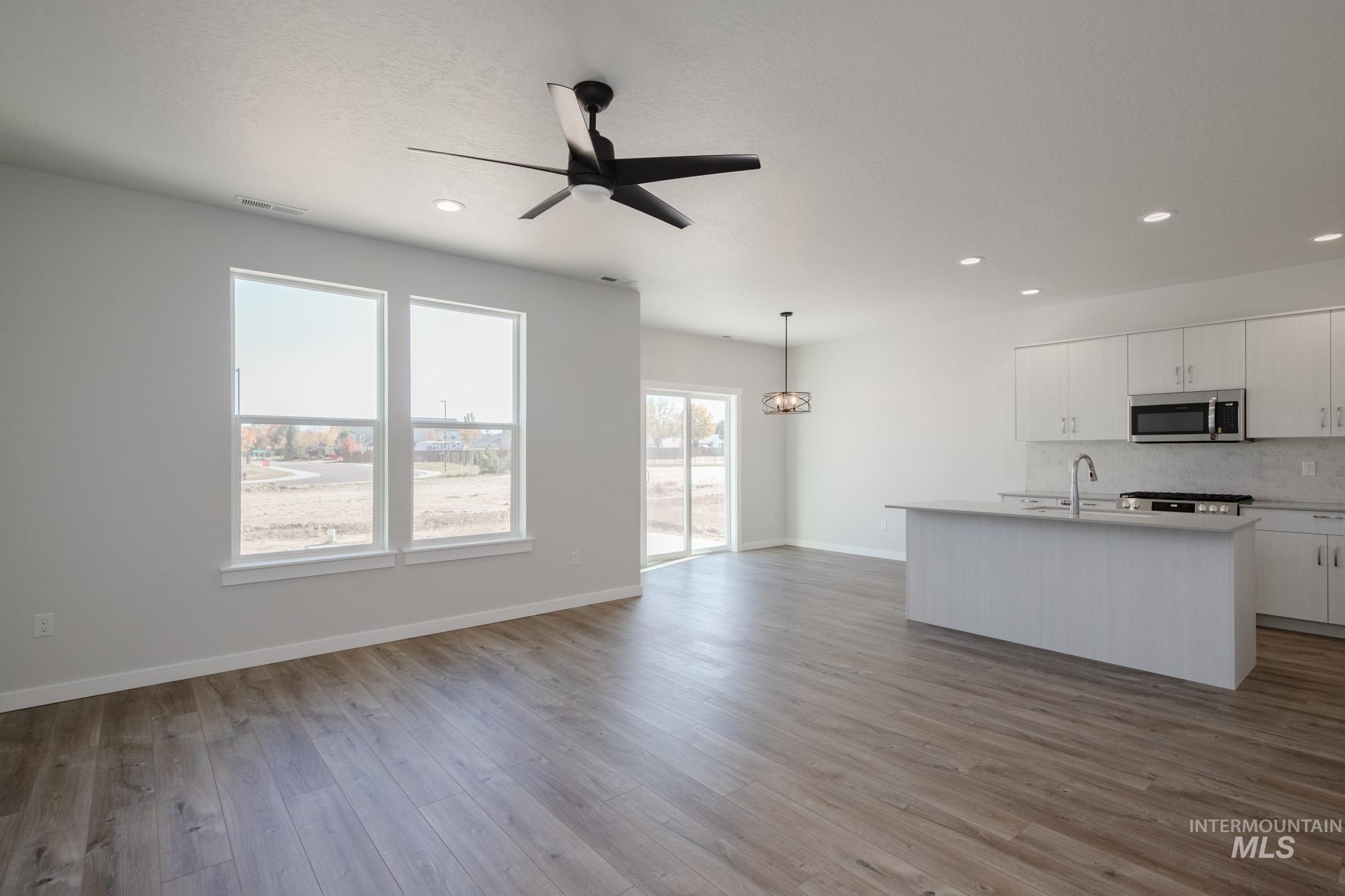 5088 S Amorita Ave, Meridian, Idaho 83642, 3 Bedrooms, 2.5 Bathrooms, Residential For Sale, Price $435,990,MLS 98964552