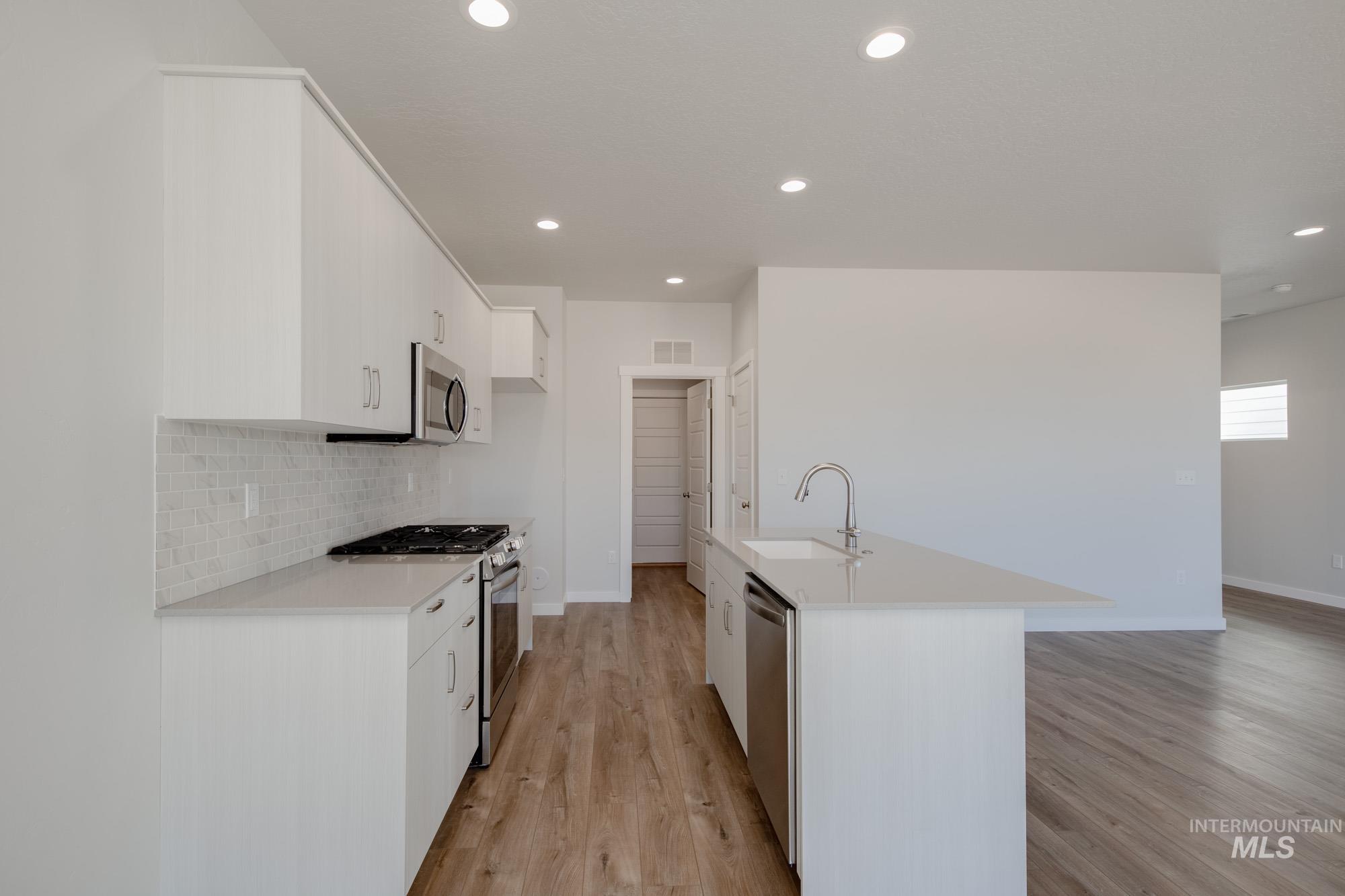 5088 S Amorita Ave, Meridian, Idaho 83642, 3 Bedrooms, 2.5 Bathrooms, Residential For Sale, Price $435,990,MLS 98964552