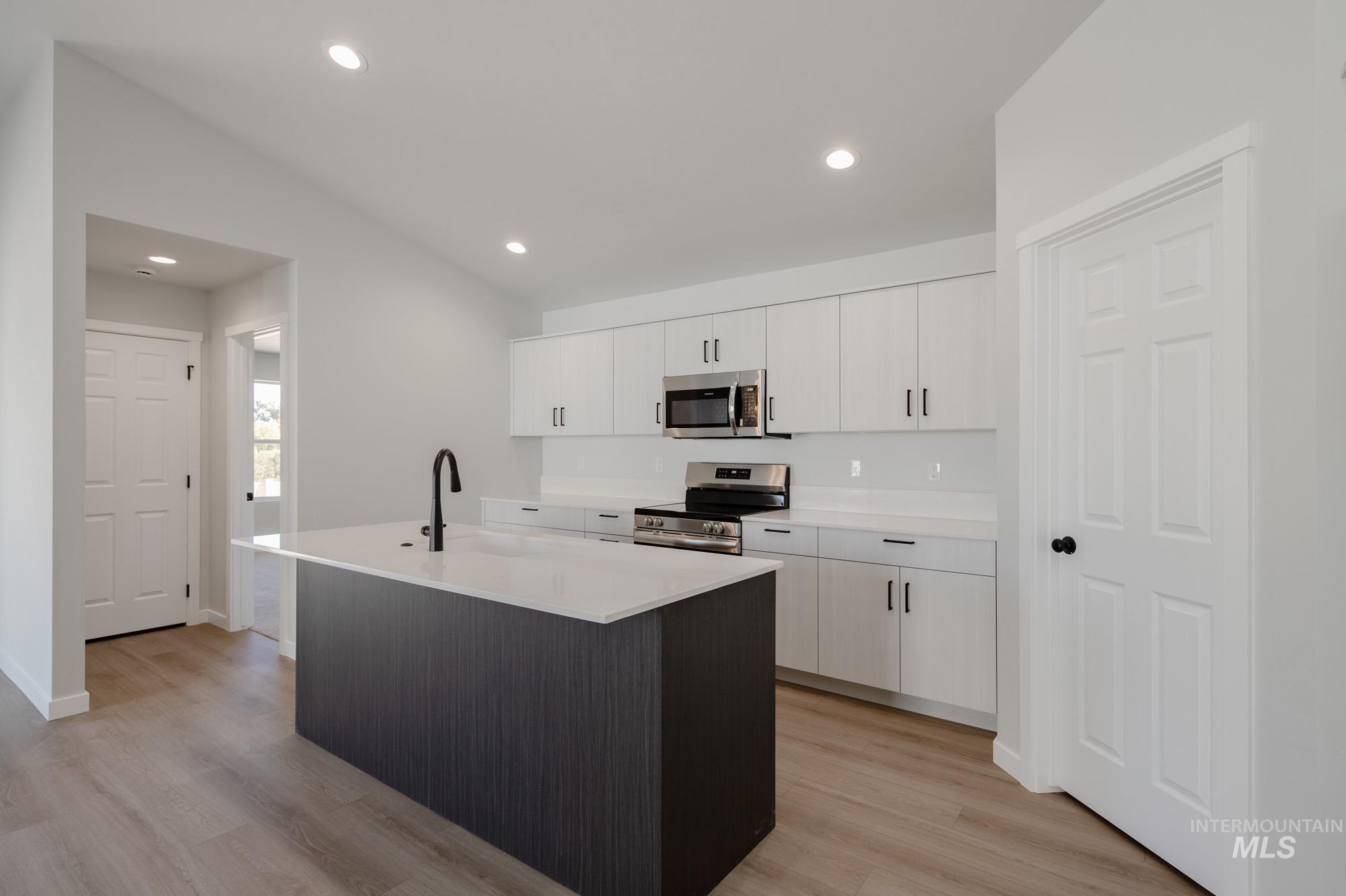 344 N Cranesbill Ave, Kuna, Idaho 83634, 4 Bedrooms, 2 Bathrooms, Residential For Sale, Price $459,990,MLS 98964558