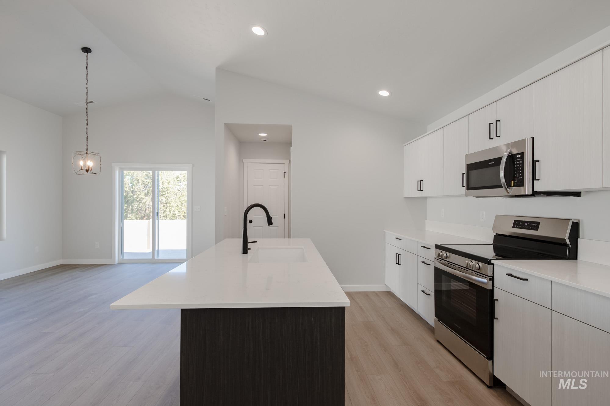 344 N Cranesbill Ave, Kuna, Idaho 83634, 4 Bedrooms, 2 Bathrooms, Residential For Sale, Price $459,990,MLS 98964558