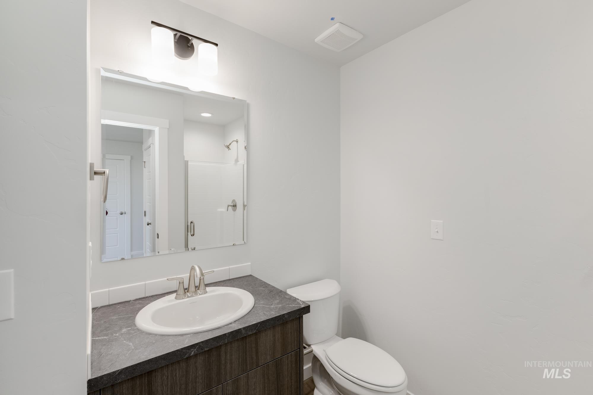 6985 S Old Farm Ave, Meridian, Idaho 83642, 5 Bedrooms, 3 Bathrooms, Residential For Sale, Price $521,990,MLS 98964560