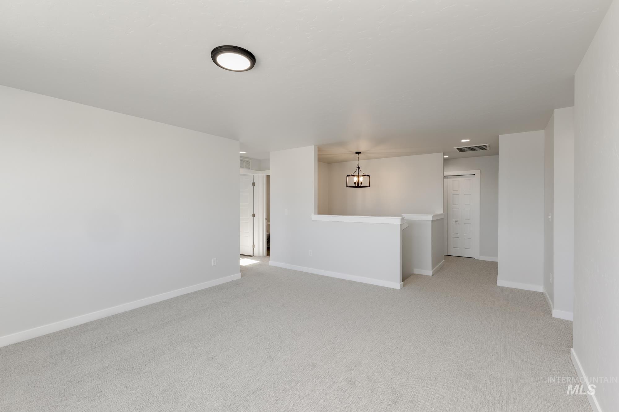 6985 S Old Farm Ave, Meridian, Idaho 83642, 5 Bedrooms, 3 Bathrooms, Residential For Sale, Price $521,990,MLS 98964560