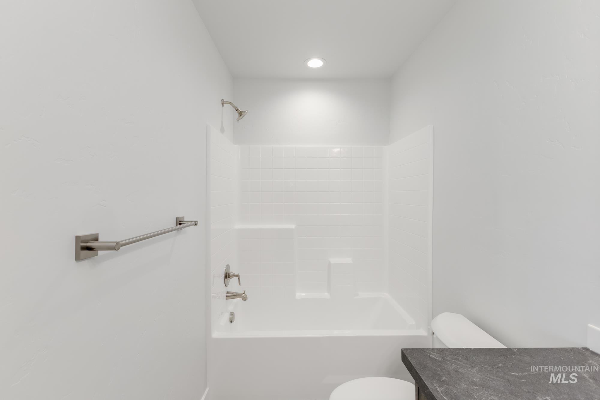 6985 S Old Farm Ave, Meridian, Idaho 83642, 5 Bedrooms, 3 Bathrooms, Residential For Sale, Price $521,990,MLS 98964560