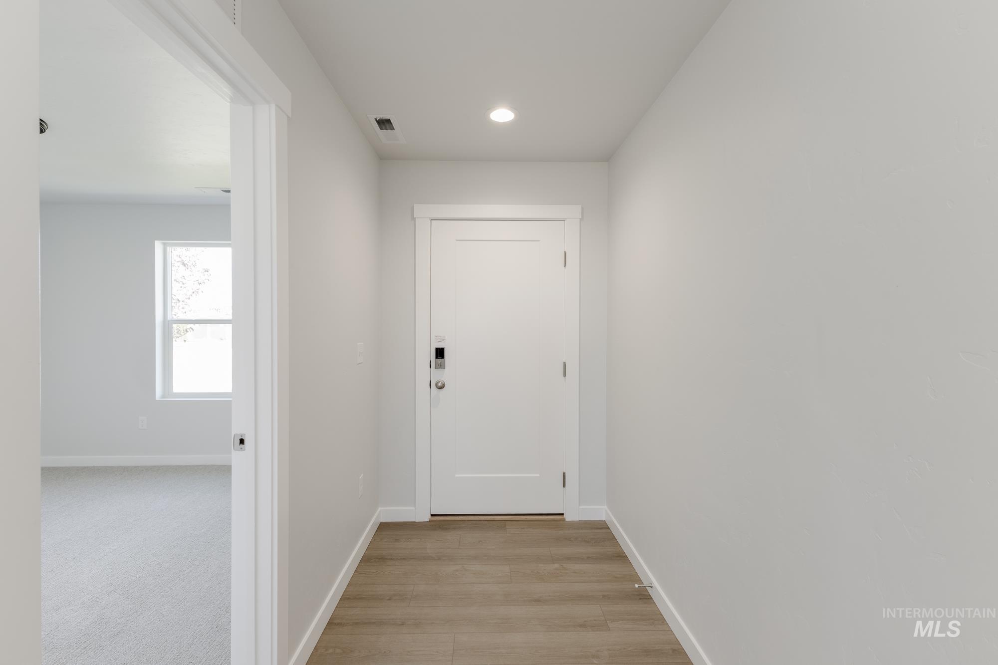 6985 S Old Farm Ave, Meridian, Idaho 83642, 5 Bedrooms, 3 Bathrooms, Residential For Sale, Price $521,990,MLS 98964560