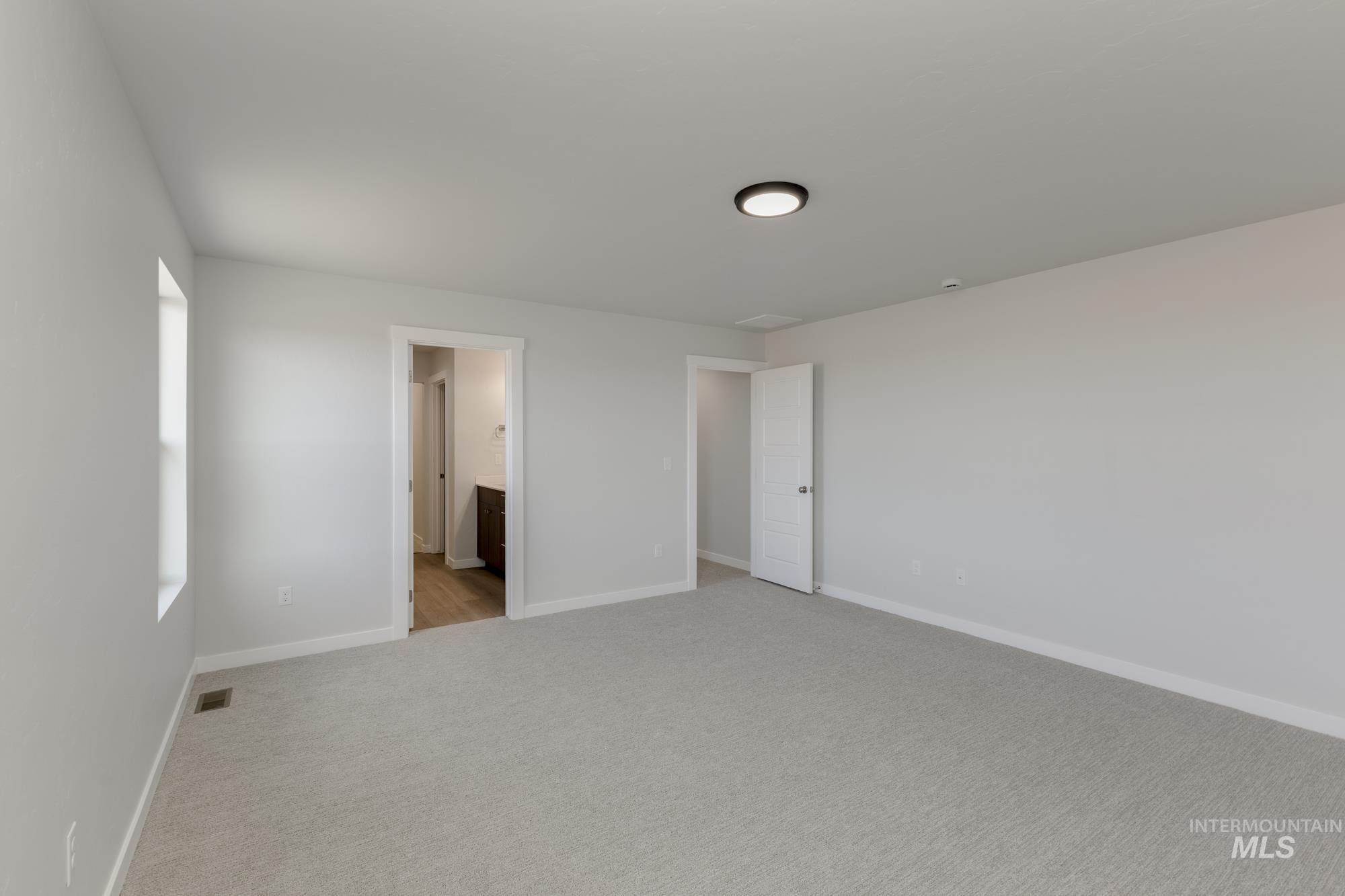 6985 S Old Farm Ave, Meridian, Idaho 83642, 5 Bedrooms, 3 Bathrooms, Residential For Sale, Price $521,990,MLS 98964560