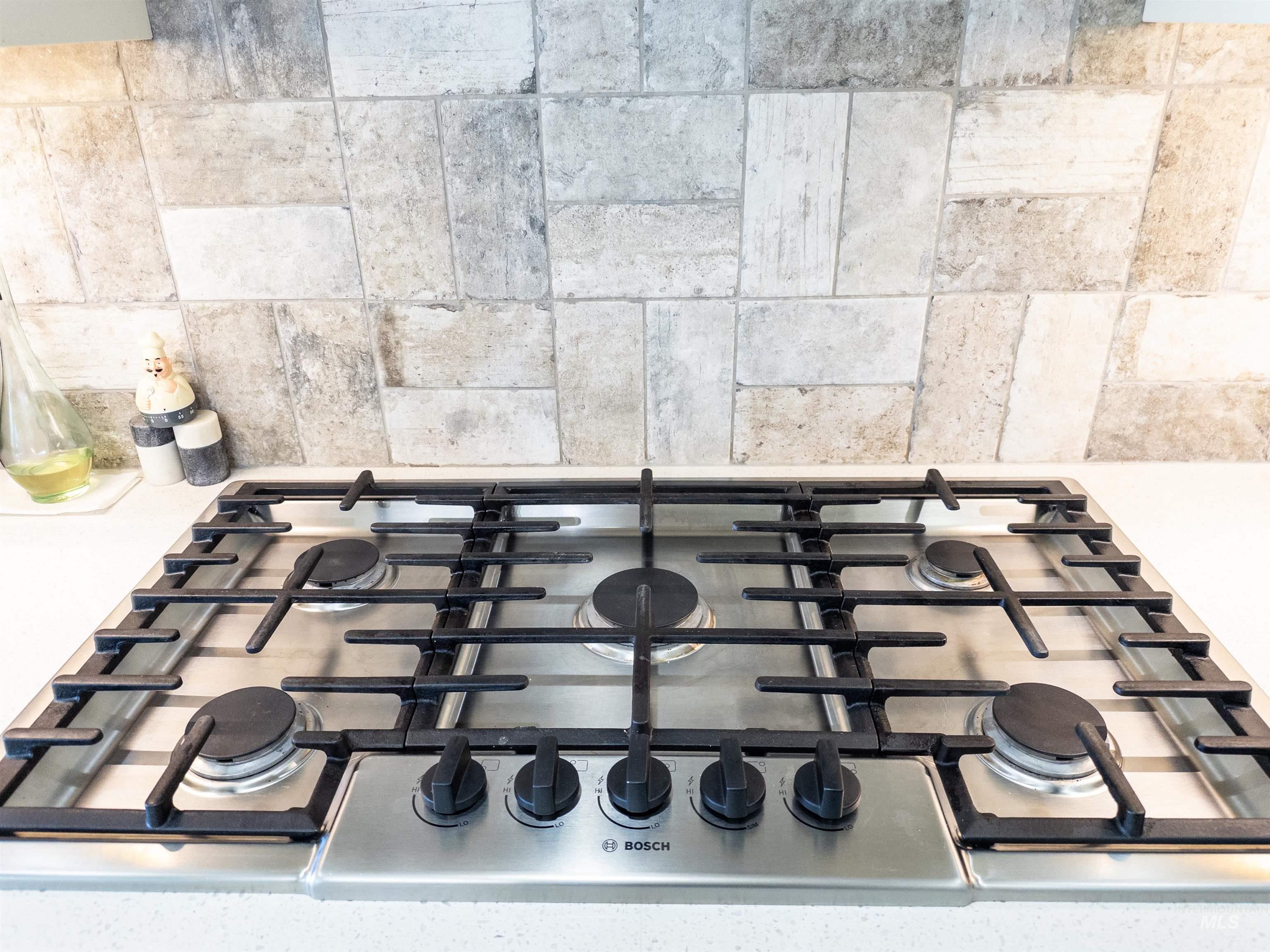 4577 N Comiso, Meridian, Idaho 83646, 4 Bedrooms, 2.5 Bathrooms, Residential For Sale, Price $675,000,MLS 98964569