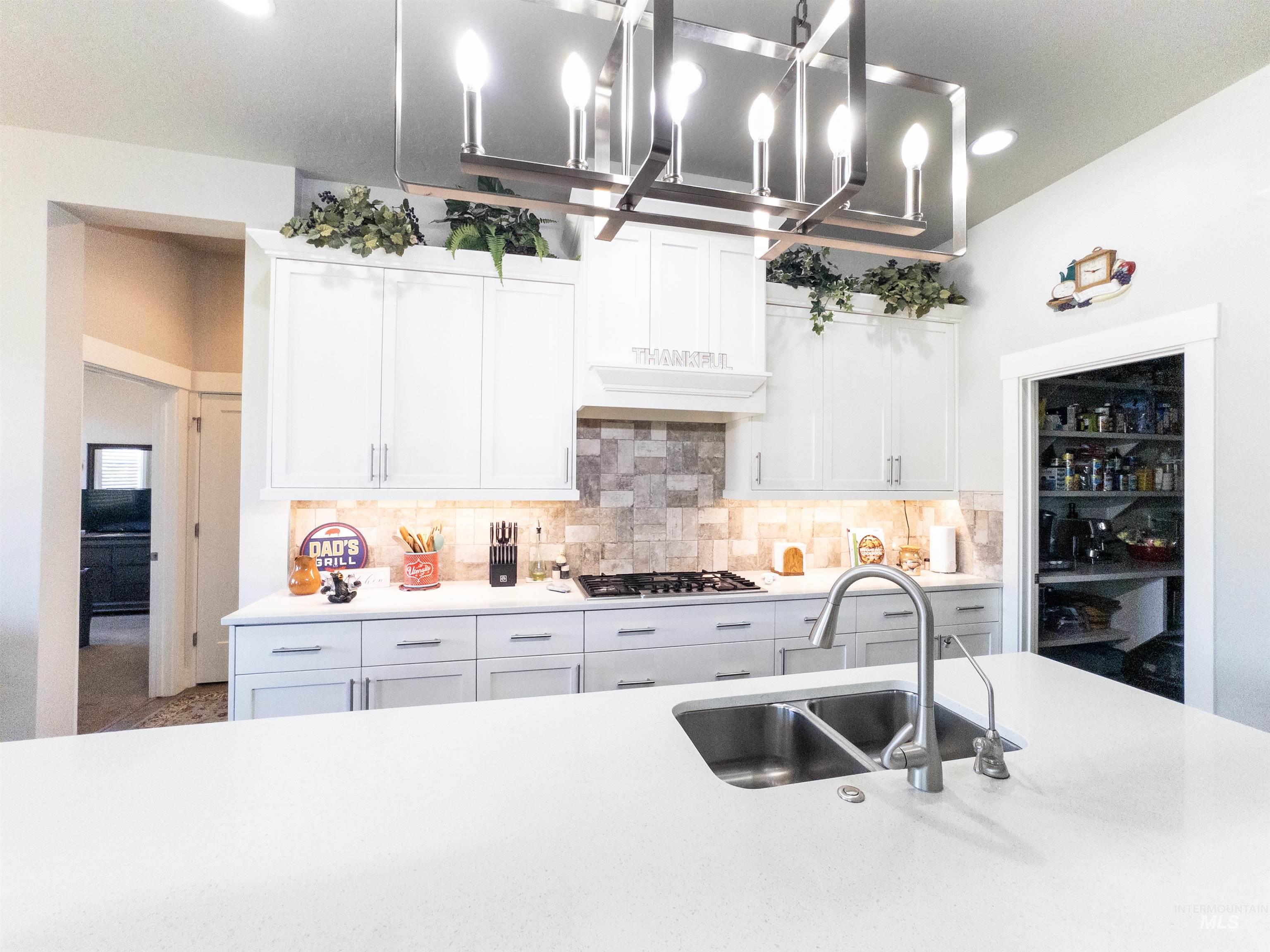 4577 N Comiso, Meridian, Idaho 83646, 4 Bedrooms, 2.5 Bathrooms, Residential For Sale, Price $675,000,MLS 98964569