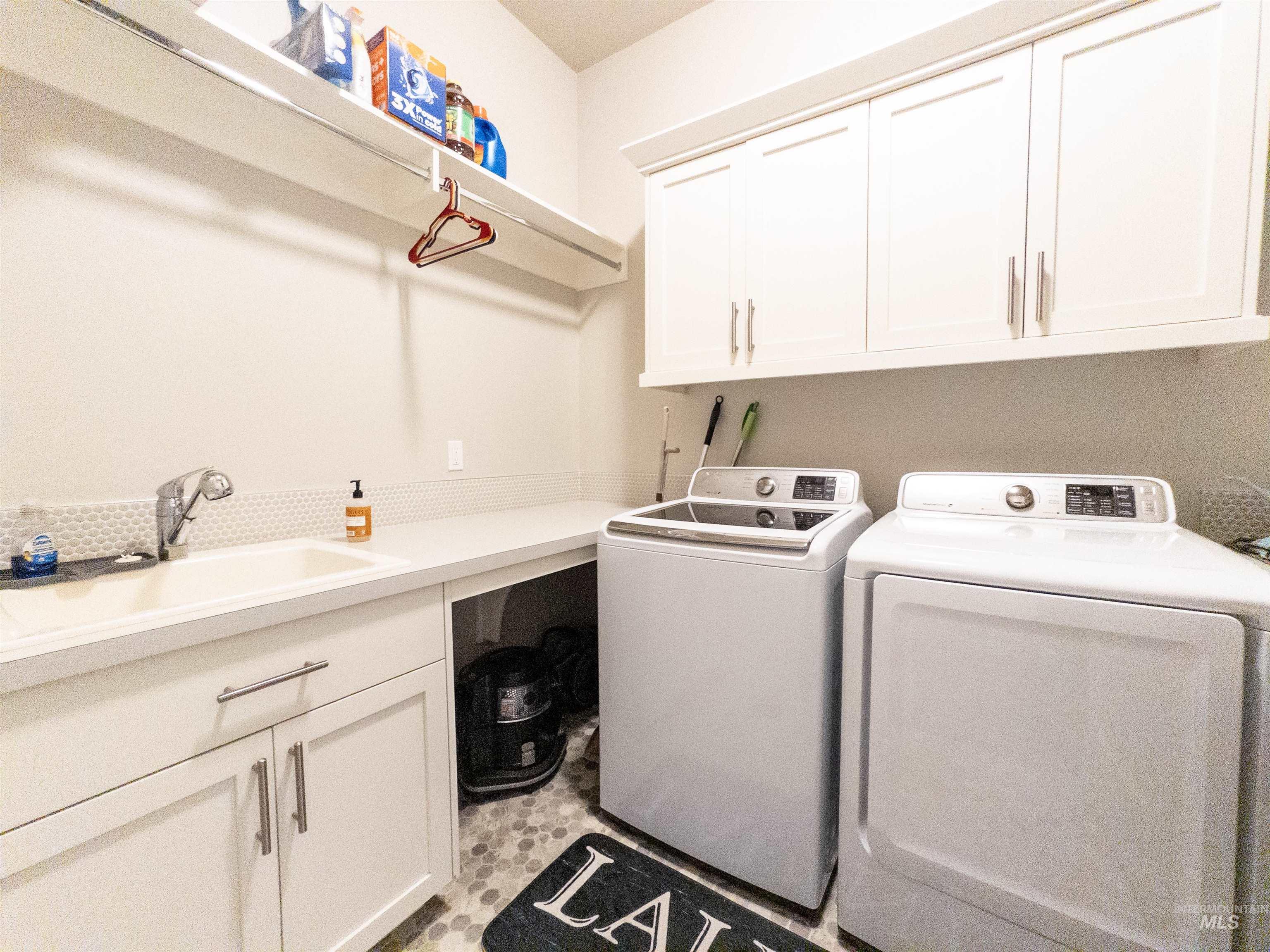 4577 N Comiso, Meridian, Idaho 83646, 4 Bedrooms, 2.5 Bathrooms, Residential For Sale, Price $675,000,MLS 98964569