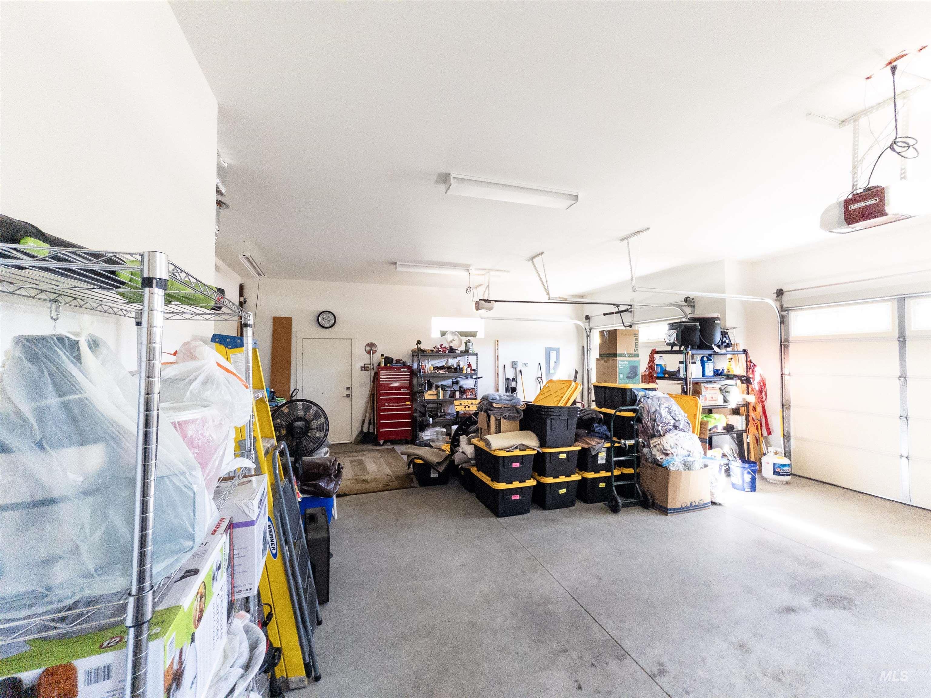 4577 N Comiso, Meridian, Idaho 83646, 4 Bedrooms, 2.5 Bathrooms, Residential For Sale, Price $675,000,MLS 98964569