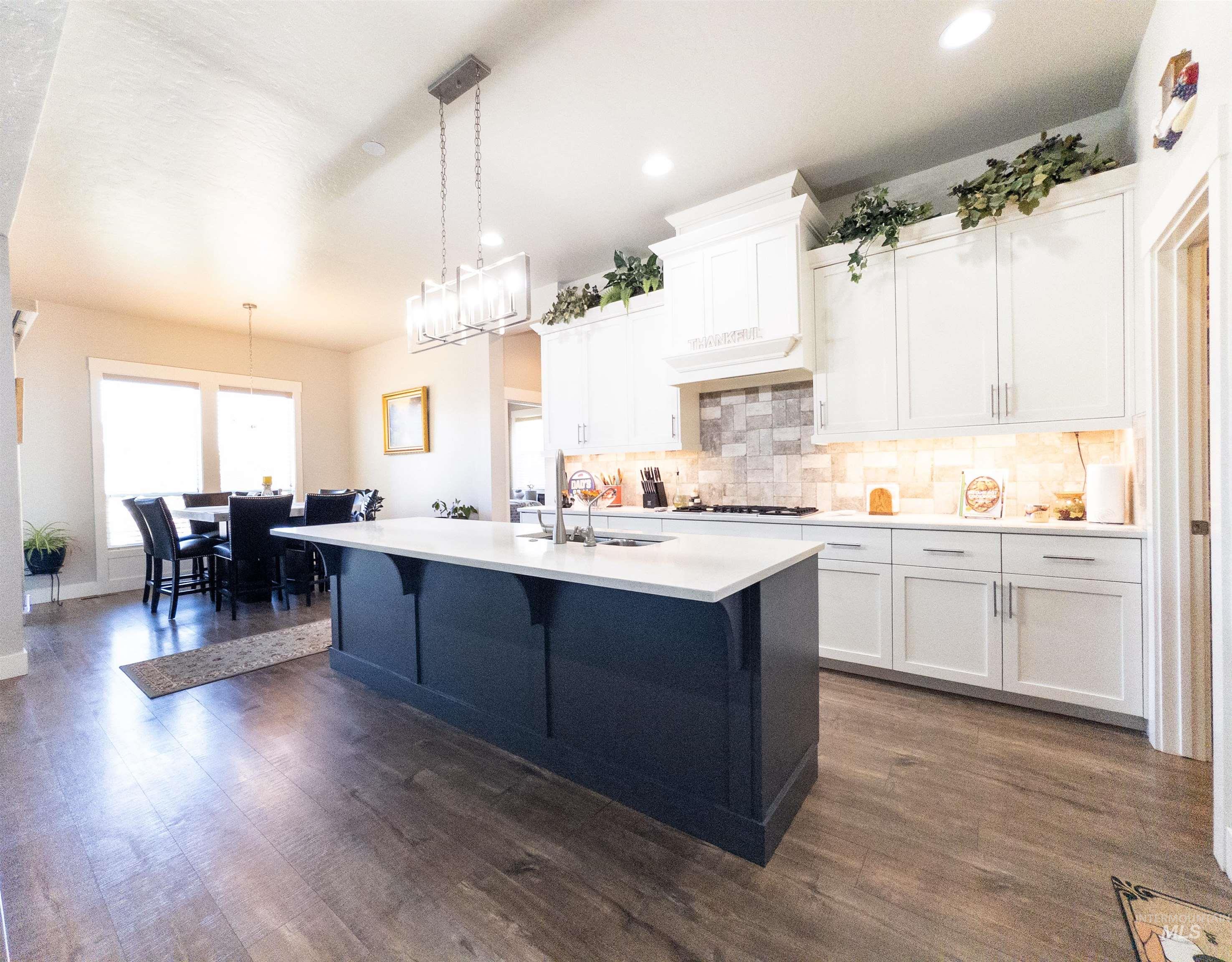 4577 N Comiso, Meridian, Idaho 83646, 4 Bedrooms, 2.5 Bathrooms, Residential For Sale, Price $675,000,MLS 98964569