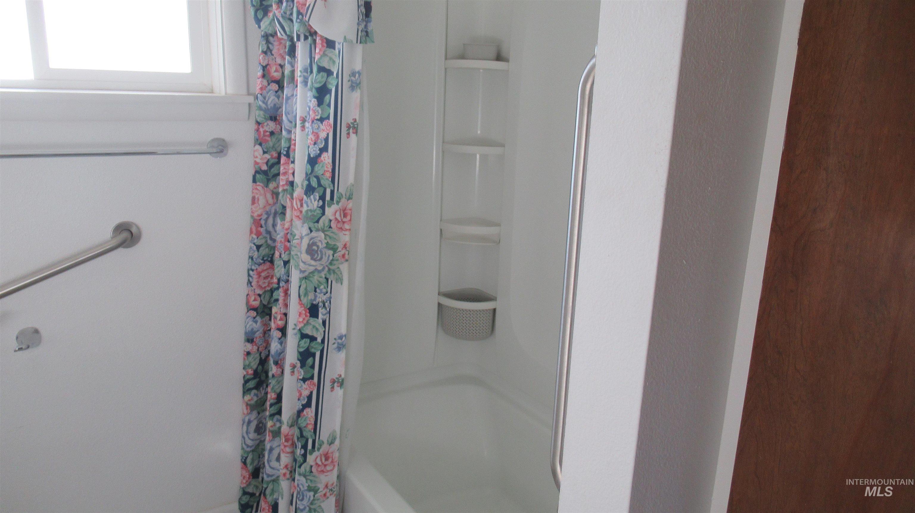 1317 SW 30 th Street, Ontario, Oregon 97914, 5 Bedrooms, 3 Bathrooms, Residential For Sale, Price $349,900,MLS 98964571