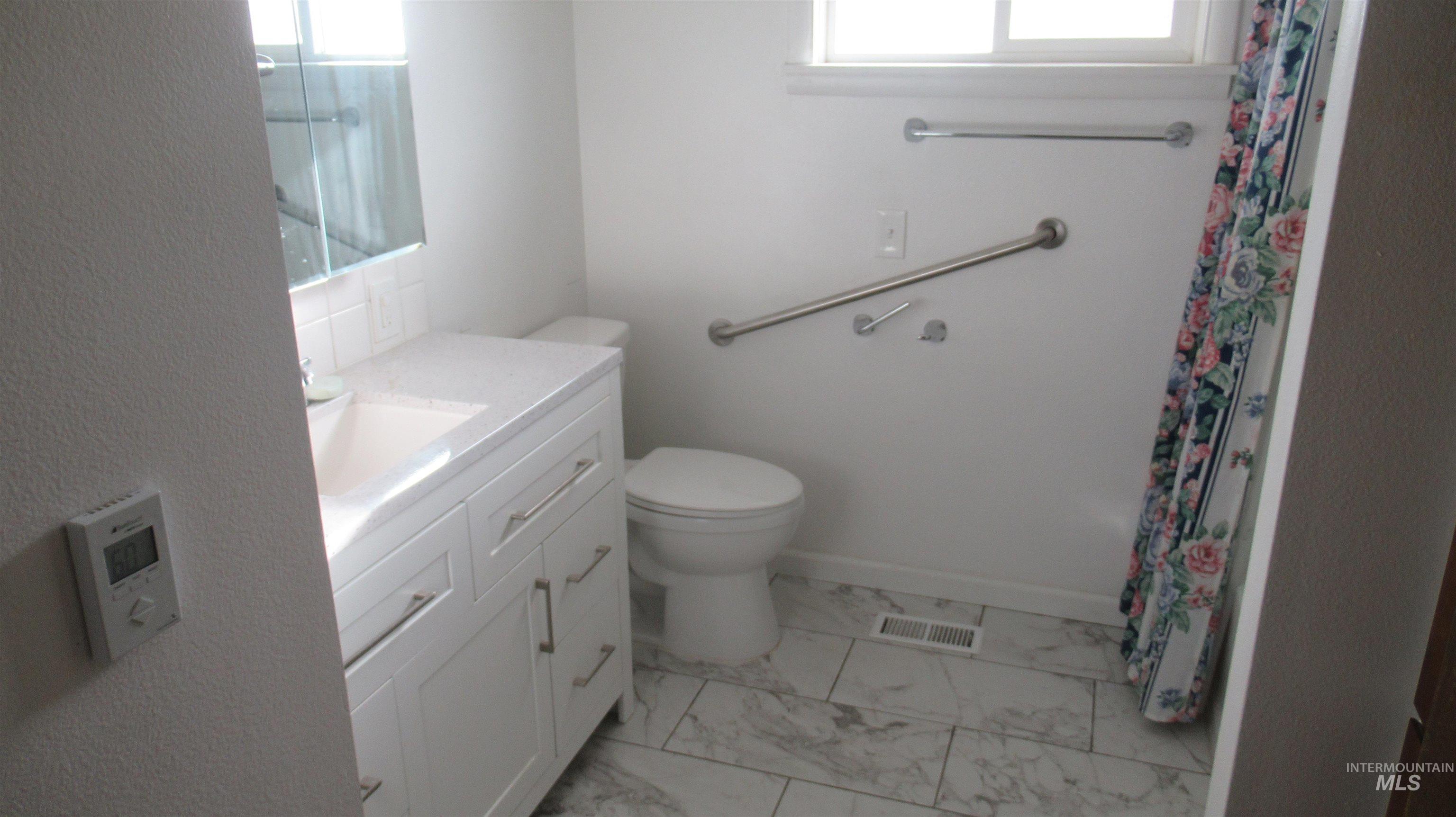 1317 SW 30 th Street, Ontario, Oregon 97914, 5 Bedrooms, 3 Bathrooms, Residential For Sale, Price $349,900,MLS 98964571