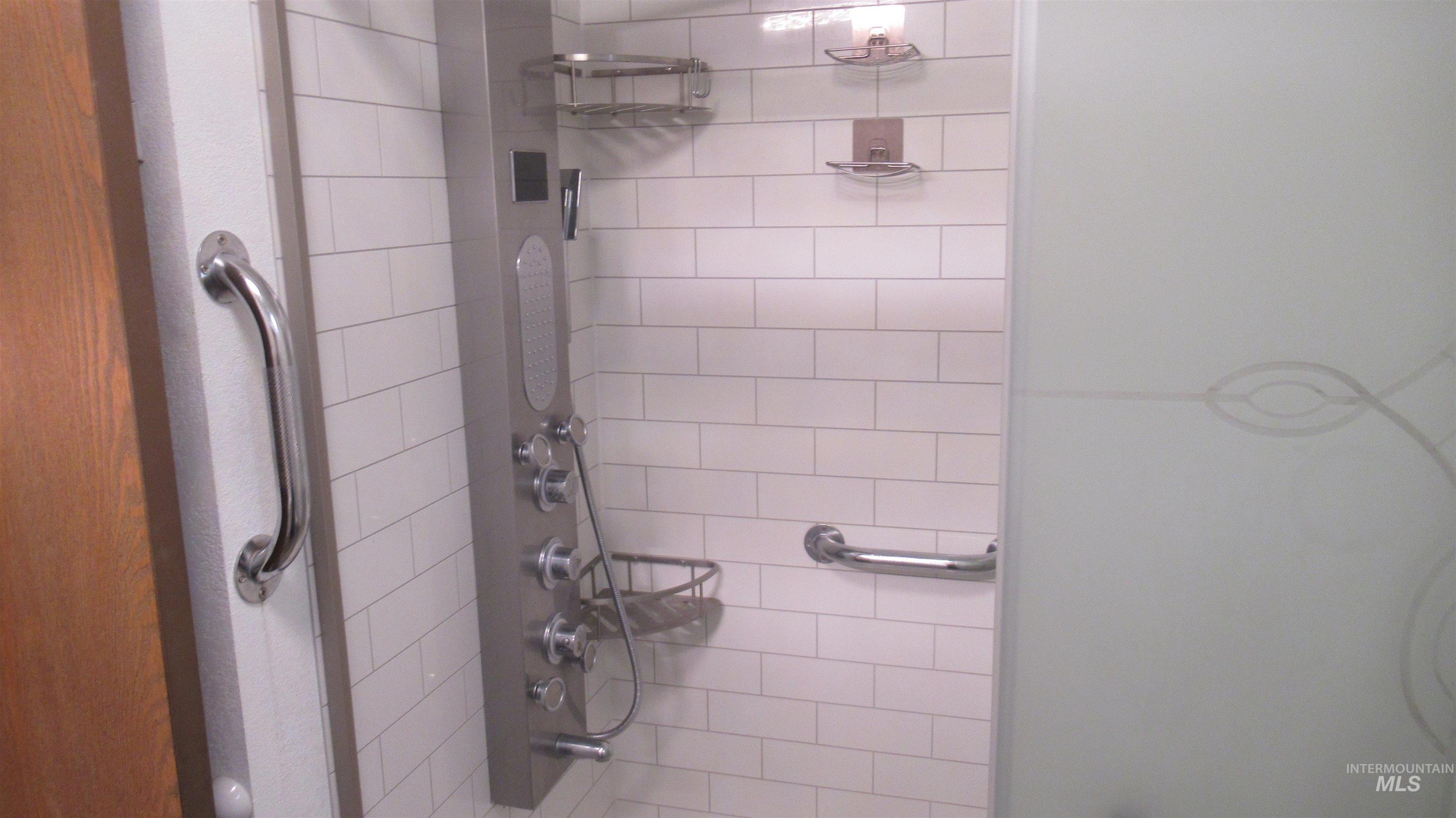 1317 SW 30 th Street, Ontario, Oregon 97914, 5 Bedrooms, 3 Bathrooms, Residential For Sale, Price $349,900,MLS 98964571