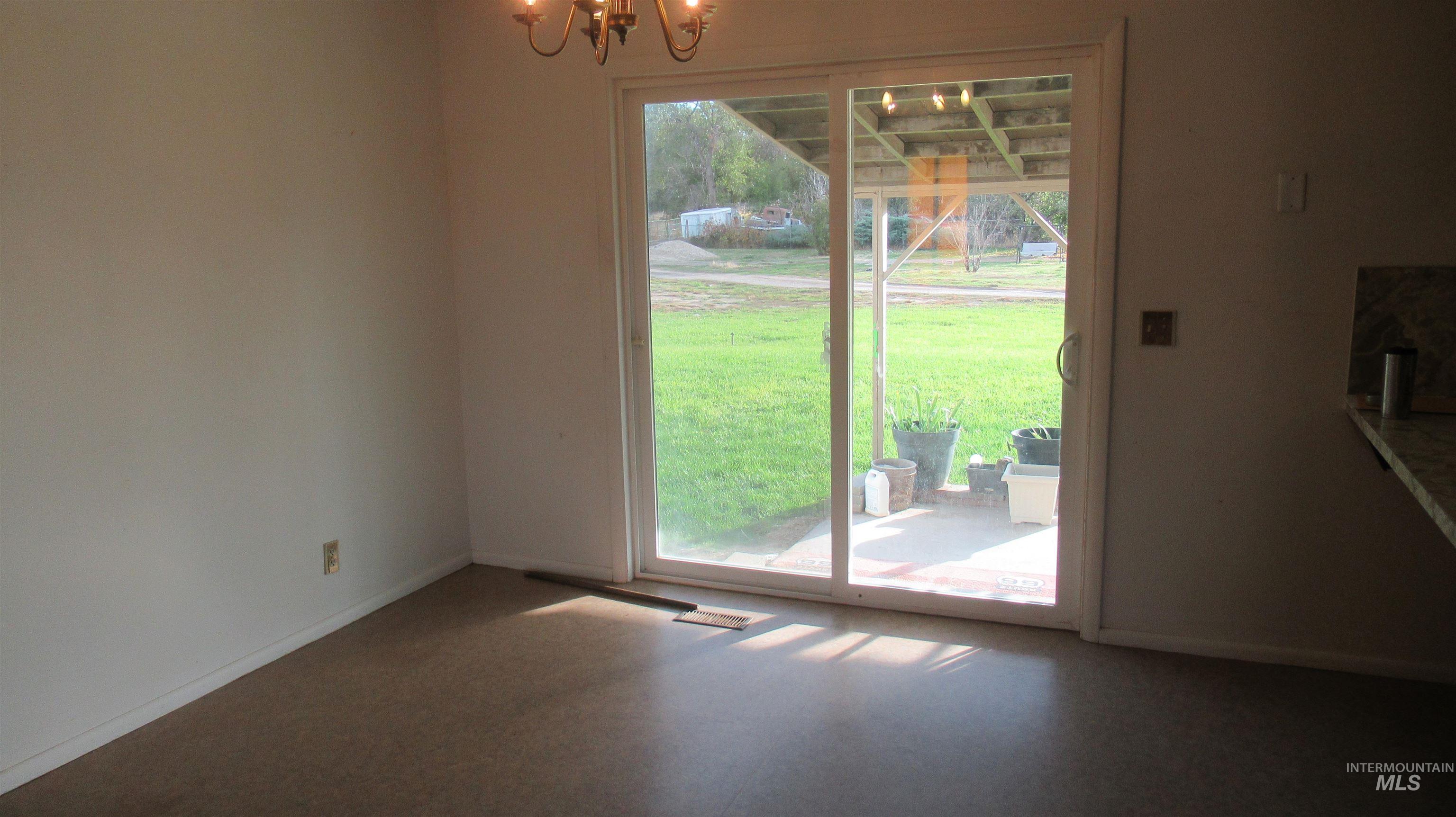 1317 SW 30 th Street, Ontario, Oregon 97914, 5 Bedrooms, 3 Bathrooms, Residential For Sale, Price $349,900,MLS 98964571