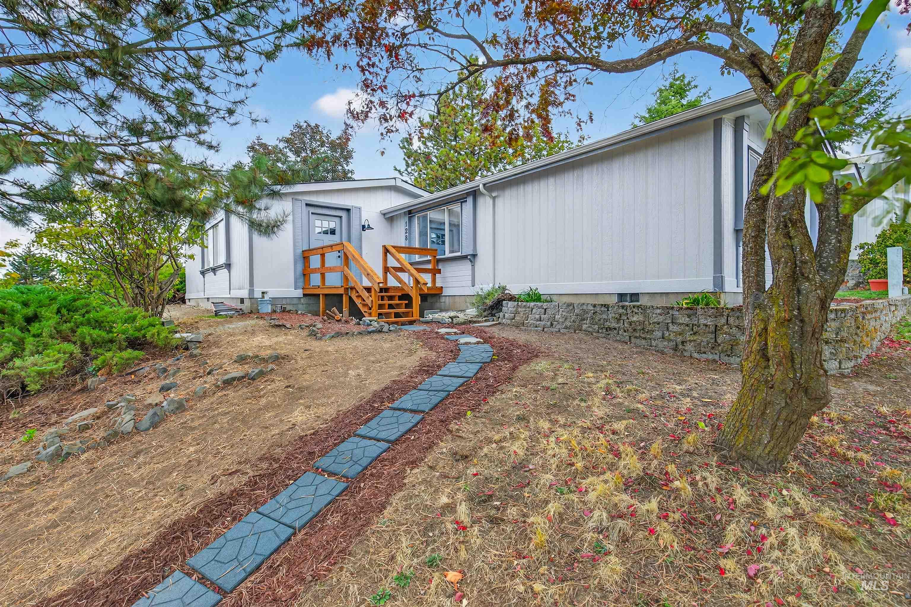 128 E Persimmon St, Genesee, Idaho 83832, 3 Bedrooms, 2 Bathrooms, Residential For Sale, Price $414,000, 98964585