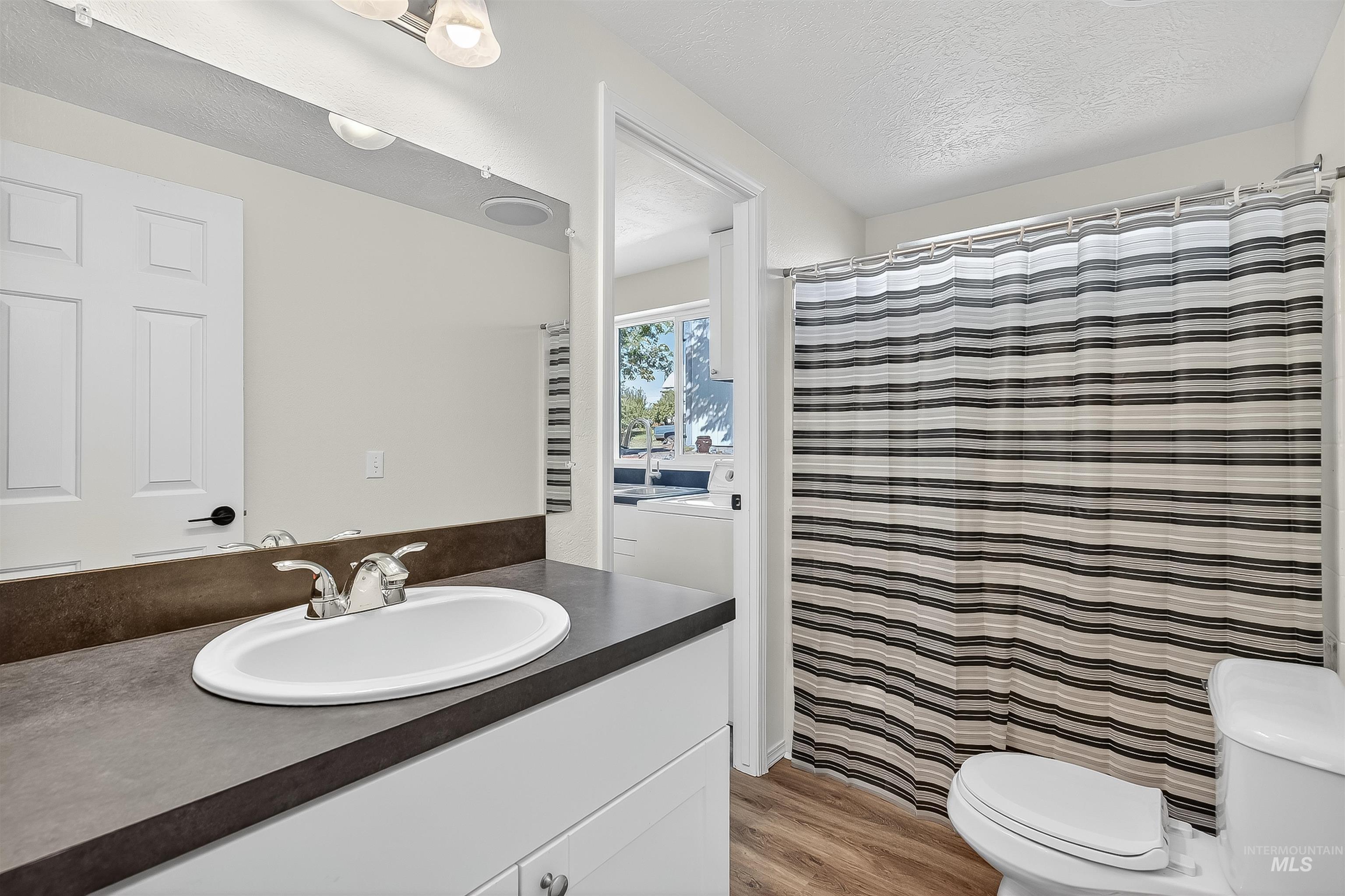 128 E Persimmon St, Genesee, Idaho 83832, 3 Bedrooms, 2 Bathrooms, Residential For Sale, Price $414,000, 98964585