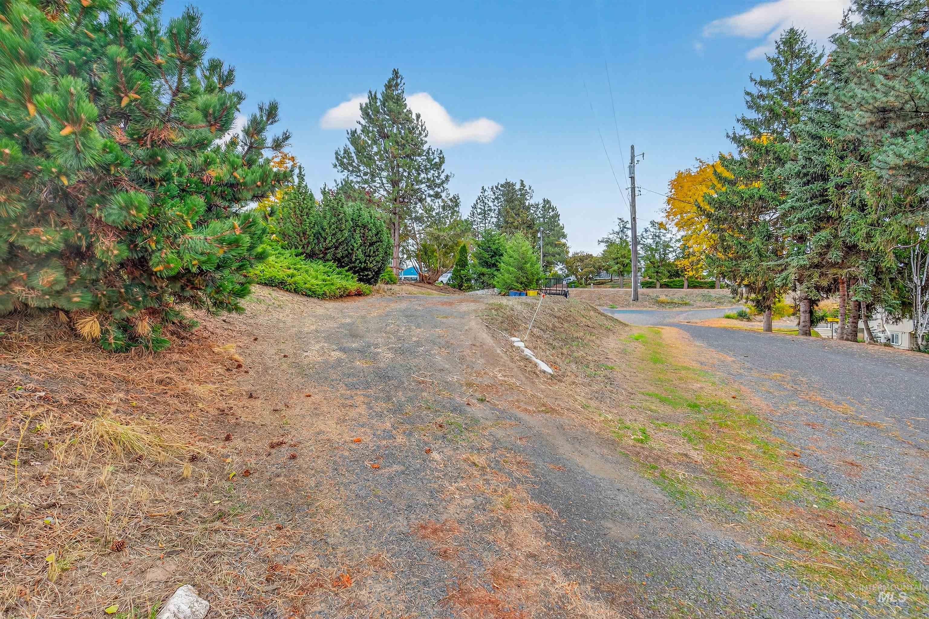 128 E Persimmon St, Genesee, Idaho 83832, 3 Bedrooms, 2 Bathrooms, Residential For Sale, Price $414,000, 98964585