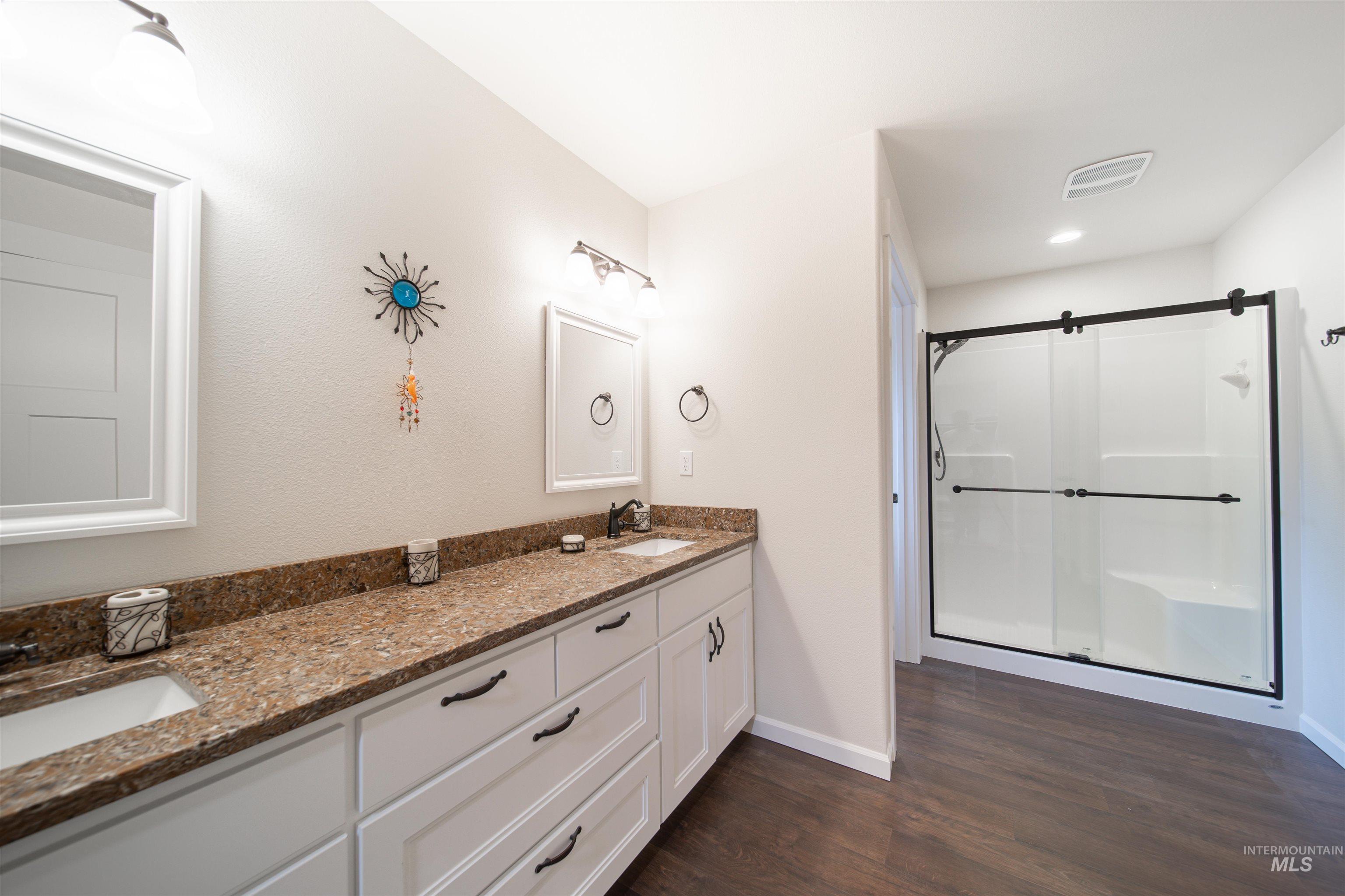 1727 Canyon Crest Way, Lewiston, Idaho 83501, 3 Bedrooms, 2 Bathrooms, Residential For Sale, Price $575,000,MLS 98964597