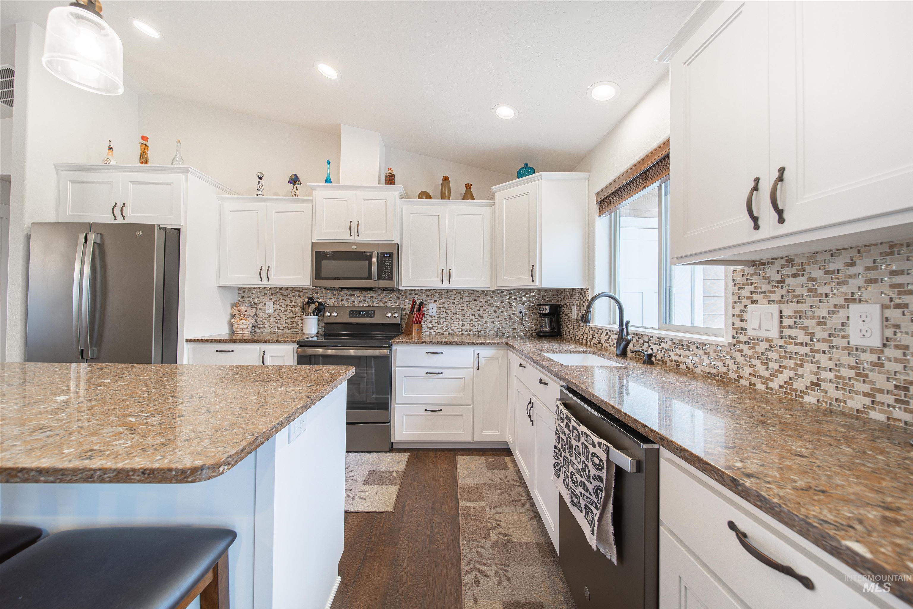 1727 Canyon Crest Way, Lewiston, Idaho 83501, 3 Bedrooms, 2 Bathrooms, Residential For Sale, Price $575,000,MLS 98964597