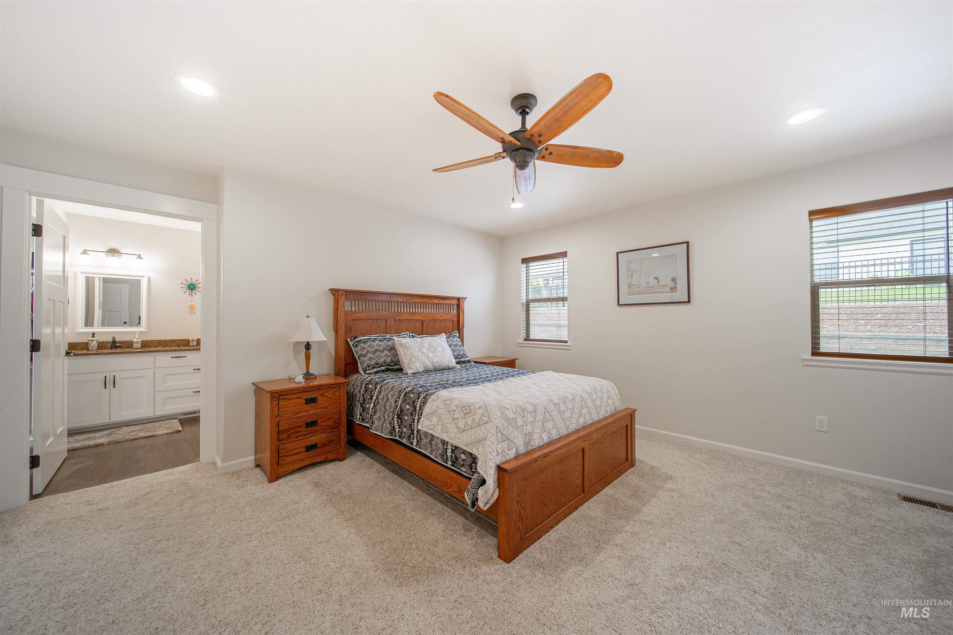 1727 Canyon Crest Way, Lewiston, Idaho 83501, 3 Bedrooms, 2 Bathrooms, Residential For Sale, Price $575,000,MLS 98964597