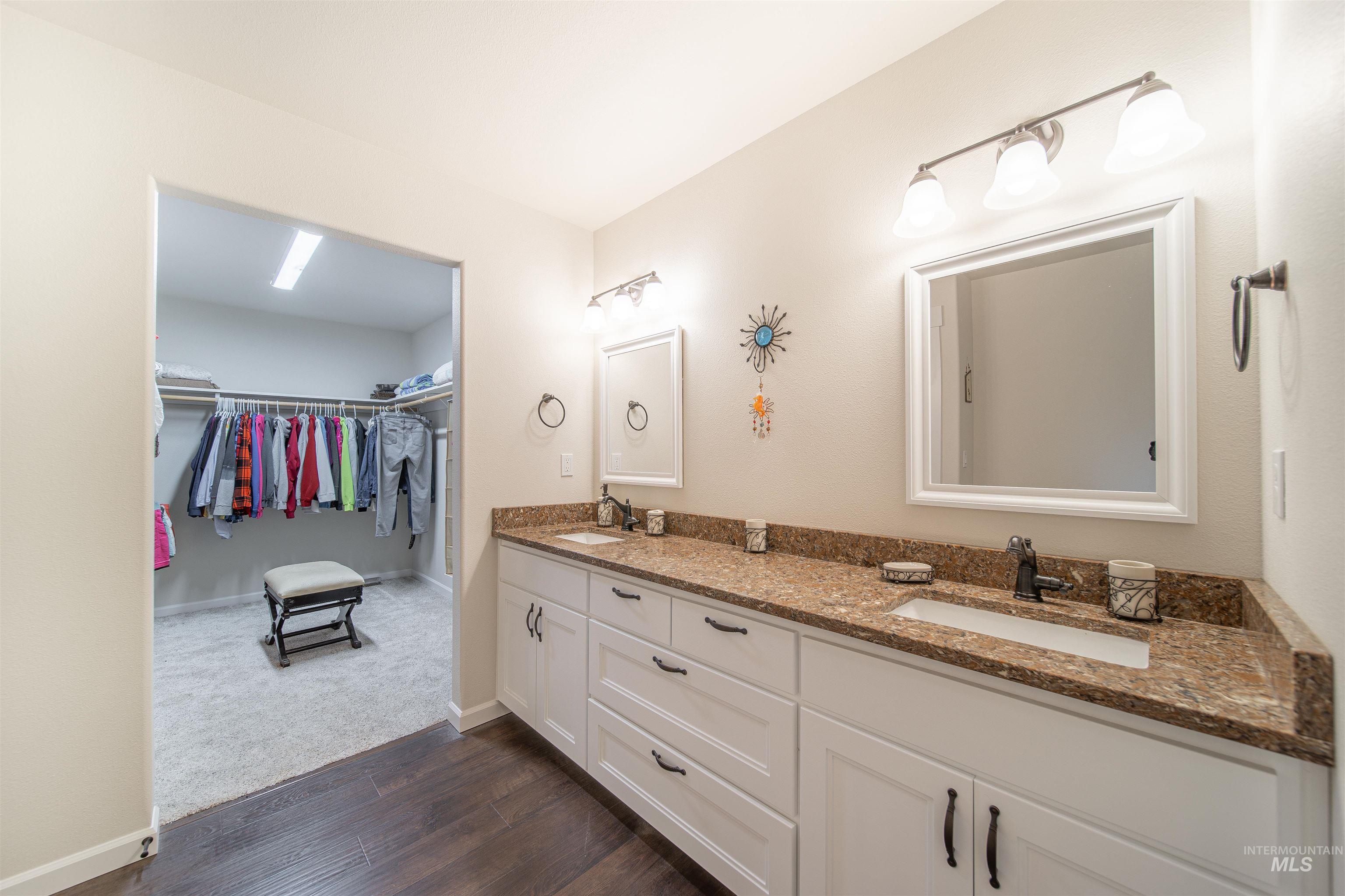 1727 Canyon Crest Way, Lewiston, Idaho 83501, 3 Bedrooms, 2 Bathrooms, Residential For Sale, Price $575,000,MLS 98964597