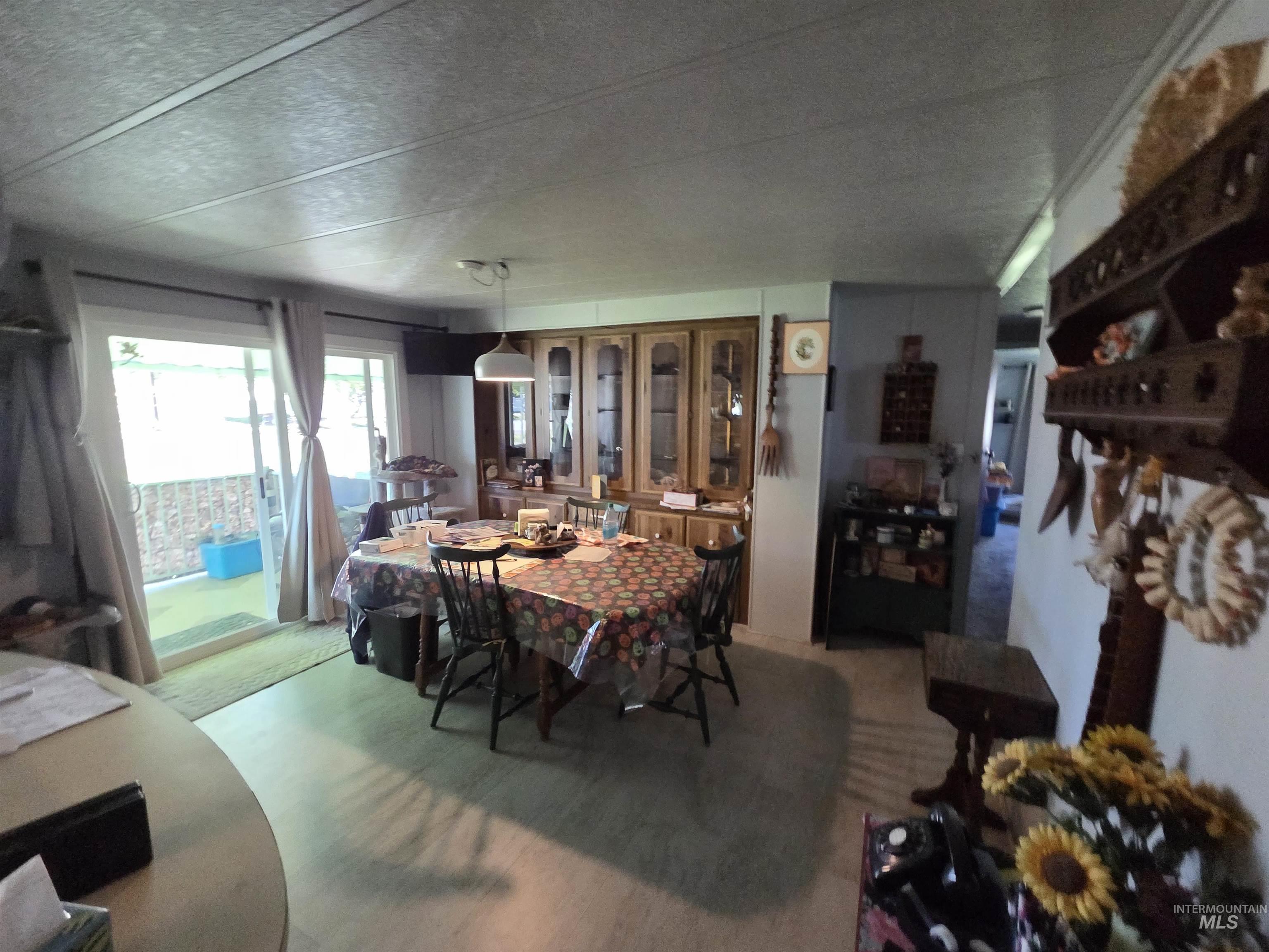 1610 S Midland Blvd, Nampa, Idaho 83686-2900, 3 Bedrooms, 2 Bathrooms, Residential For Sale, Price $349,900,MLS 98964608