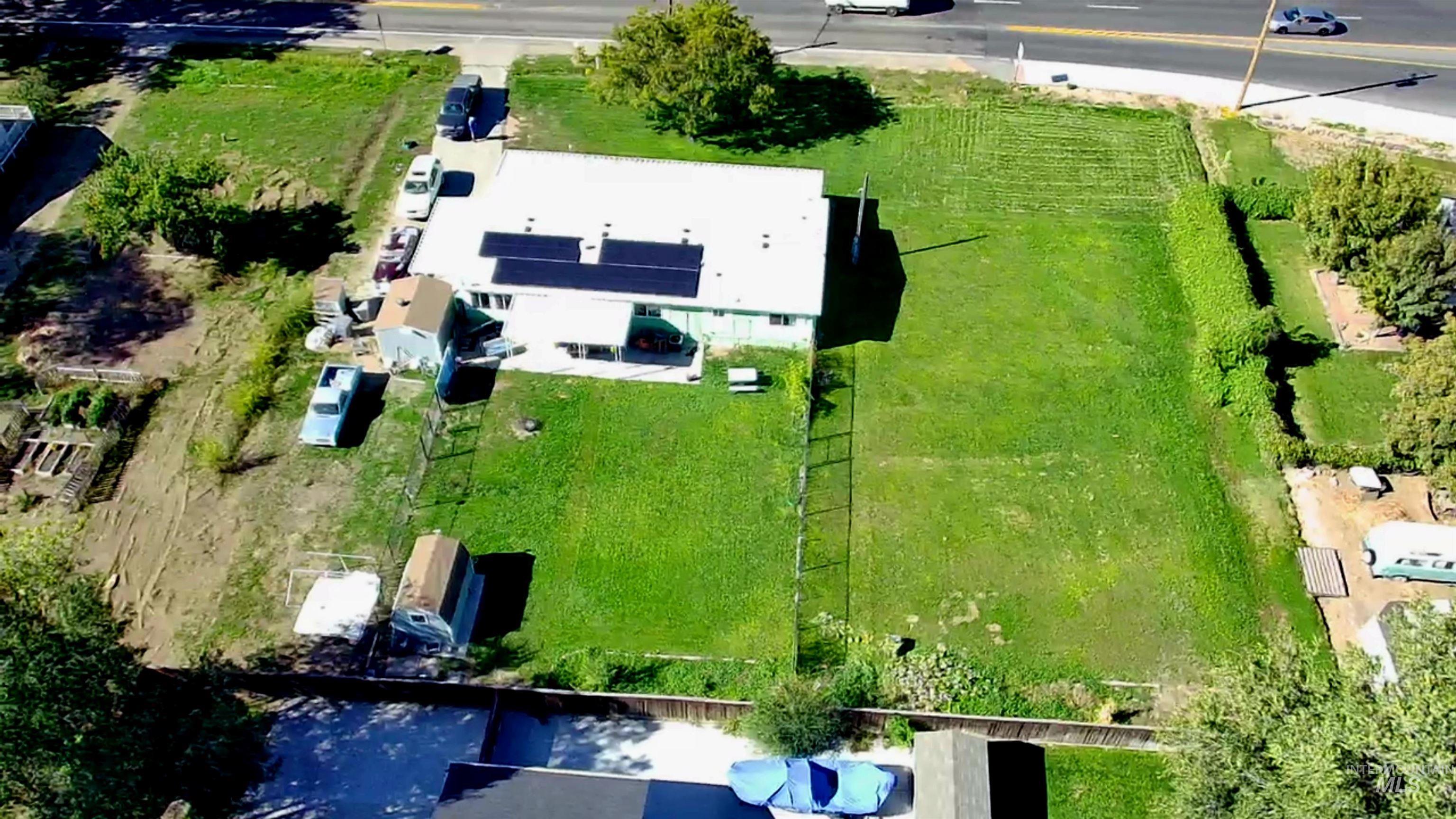 1610 S Midland Blvd, Nampa, Idaho 83686-2900, 3 Bedrooms, 2 Bathrooms, Residential For Sale, Price $349,900,MLS 98964608