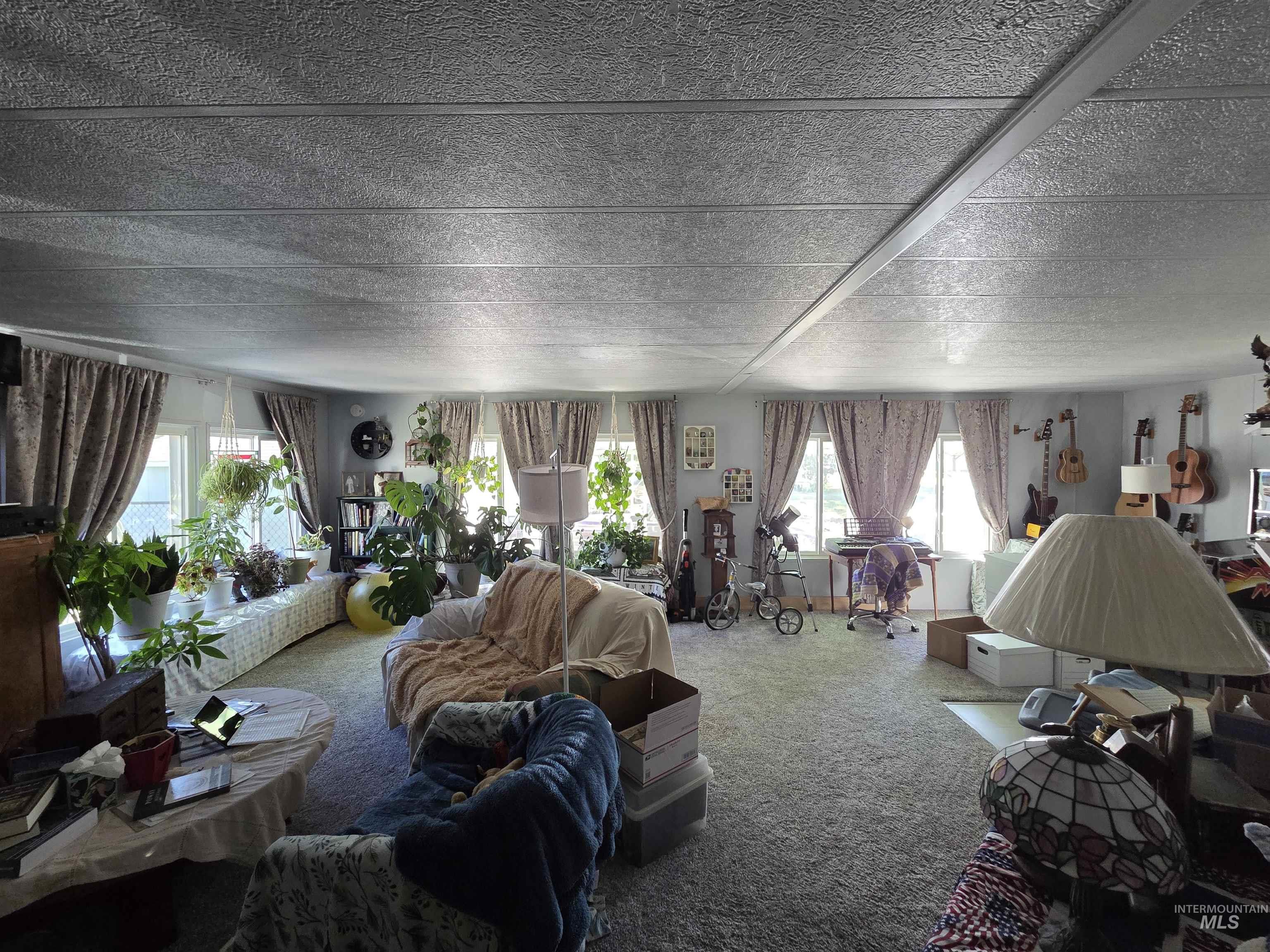 1610 S Midland Blvd, Nampa, Idaho 83686-2900, 3 Bedrooms, 2 Bathrooms, Residential For Sale, Price $349,900,MLS 98964608