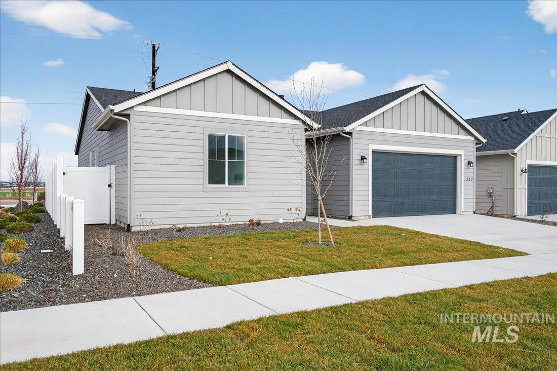 1330 W Swift Fox St, Meridian, Idaho 83634, 3 Bedrooms, 2 Bathrooms, Residential For Sale, Price $439,000,MLS 98964617