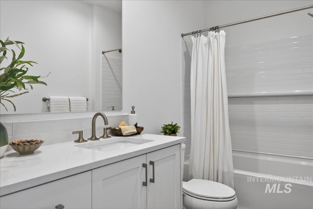 1330 W Swift Fox St, Meridian, Idaho 83634, 3 Bedrooms, 2 Bathrooms, Residential For Sale, Price $439,000,MLS 98964617