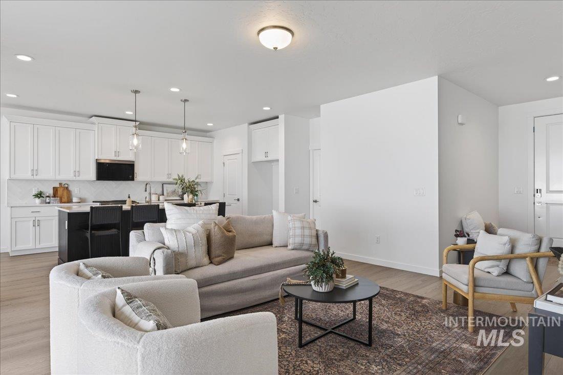 1330 W Swift Fox St, Meridian, Idaho 83634, 3 Bedrooms, 2 Bathrooms, Residential For Sale, Price $439,000,MLS 98964617