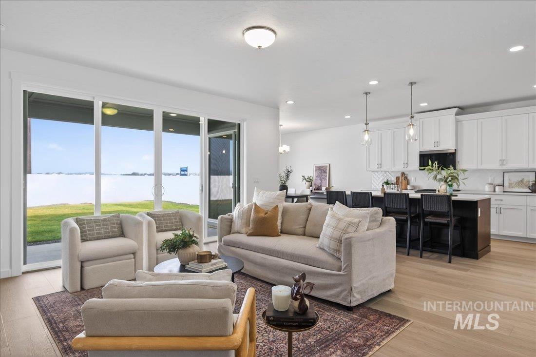 1330 W Swift Fox St, Meridian, Idaho 83634, 3 Bedrooms, 2 Bathrooms, Residential For Sale, Price $439,000,MLS 98964617