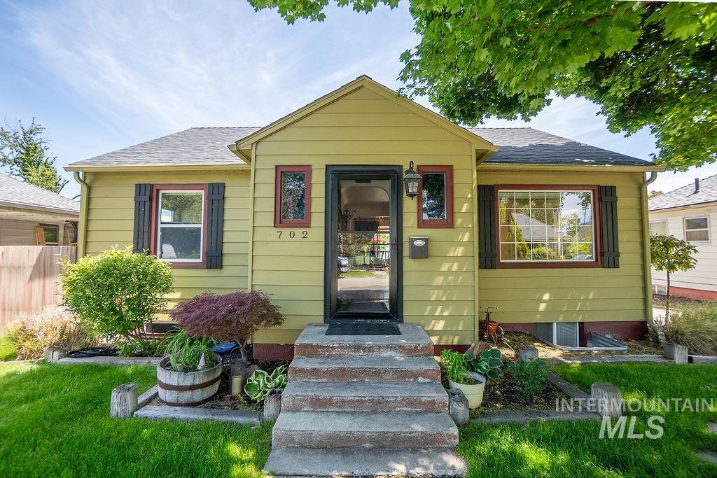 702 S Opal St, Boise, Idaho 83705, 3 Bedrooms, 2 Bathrooms, Residential For Sale, Price $535,000,MLS 98964621