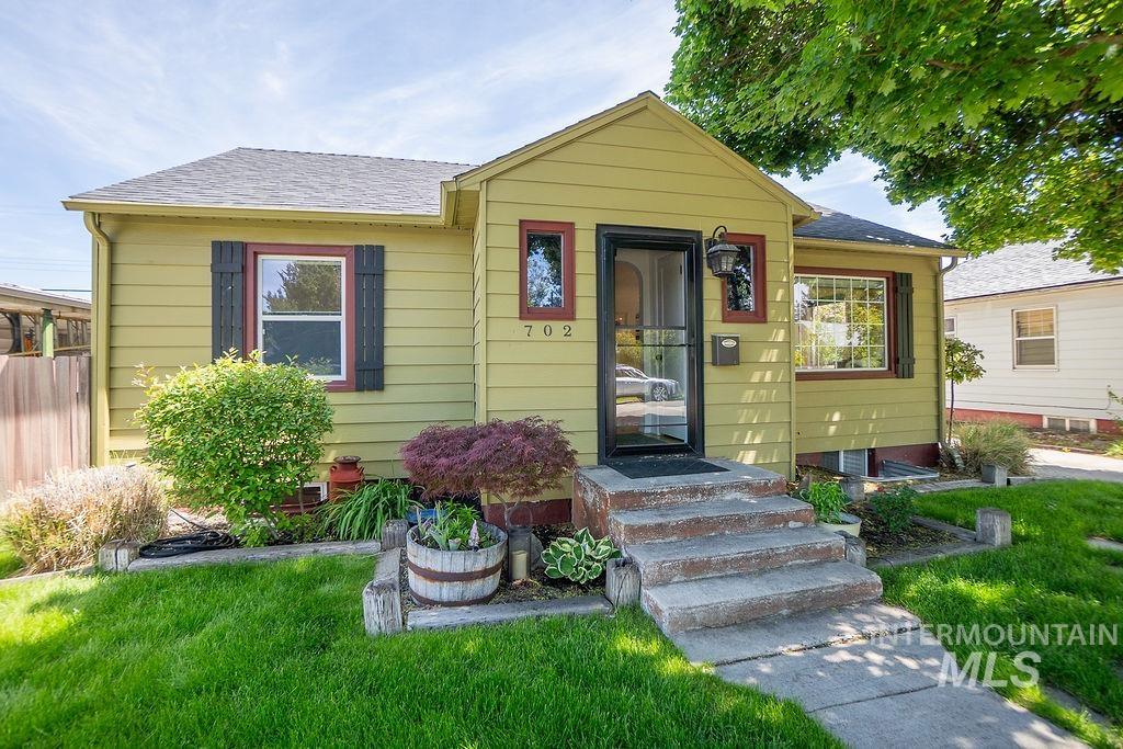 702 S Opal St, Boise, Idaho 83705, 3 Bedrooms, 2 Bathrooms, Residential For Sale, Price $535,000,MLS 98964621