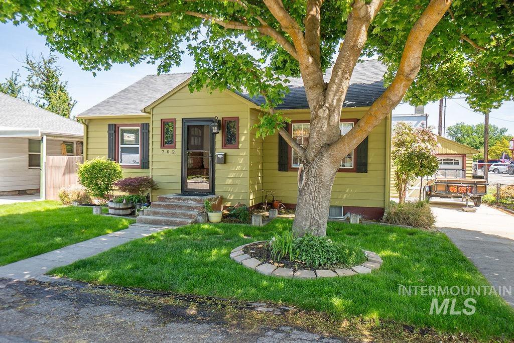702 S Opal St, Boise, Idaho 83705, 3 Bedrooms, 2 Bathrooms, Residential For Sale, Price $535,000,MLS 98964621