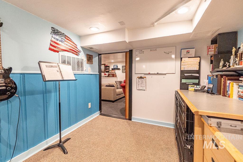 702 S Opal St, Boise, Idaho 83705, 3 Bedrooms, 2 Bathrooms, Residential For Sale, Price $535,000,MLS 98964621