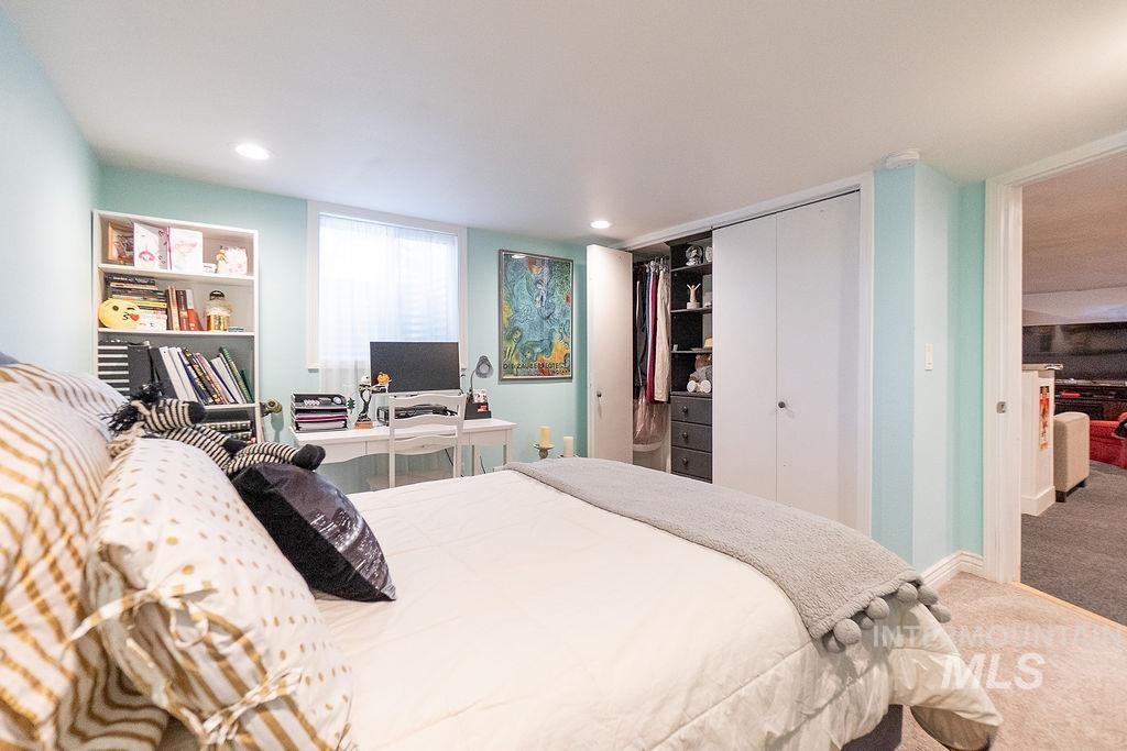 702 S Opal St, Boise, Idaho 83705, 3 Bedrooms, 2 Bathrooms, Residential For Sale, Price $535,000,MLS 98964621