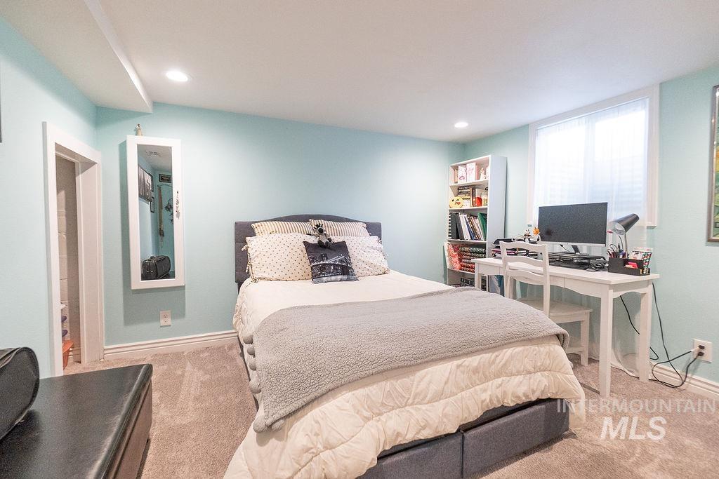 702 S Opal St, Boise, Idaho 83705, 3 Bedrooms, 2 Bathrooms, Residential For Sale, Price $535,000,MLS 98964621