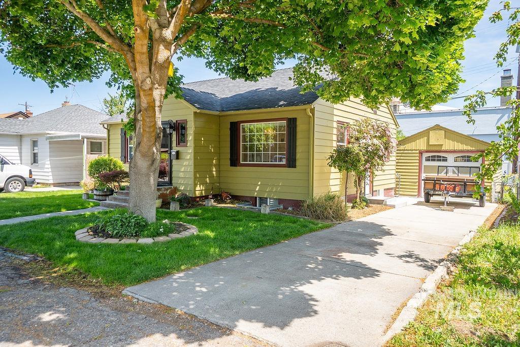 702 S Opal St, Boise, Idaho 83705, 3 Bedrooms, 2 Bathrooms, Residential For Sale, Price $535,000,MLS 98964621