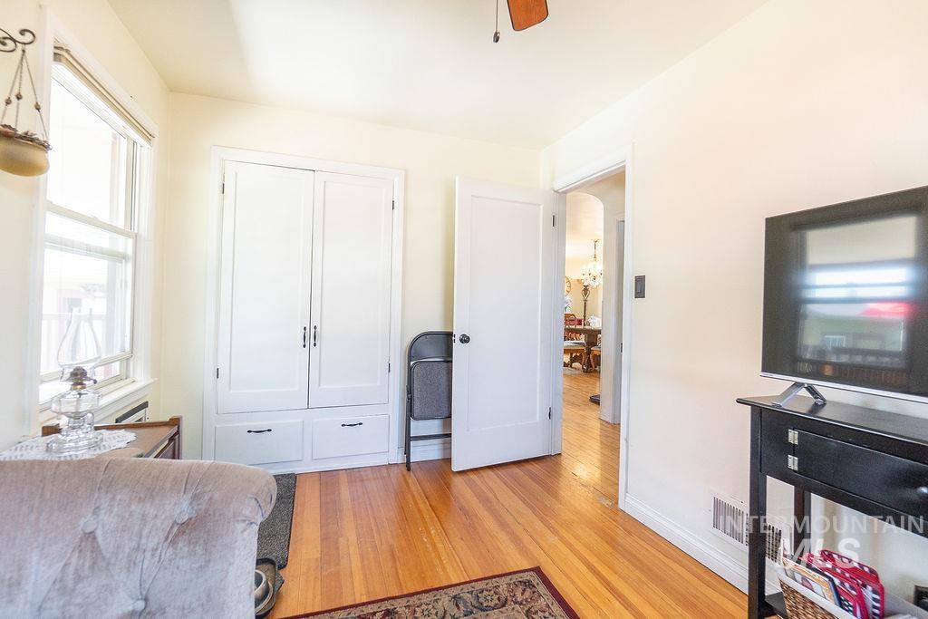 702 S Opal St, Boise, Idaho 83705, 3 Bedrooms, 2 Bathrooms, Residential For Sale, Price $535,000,MLS 98964621