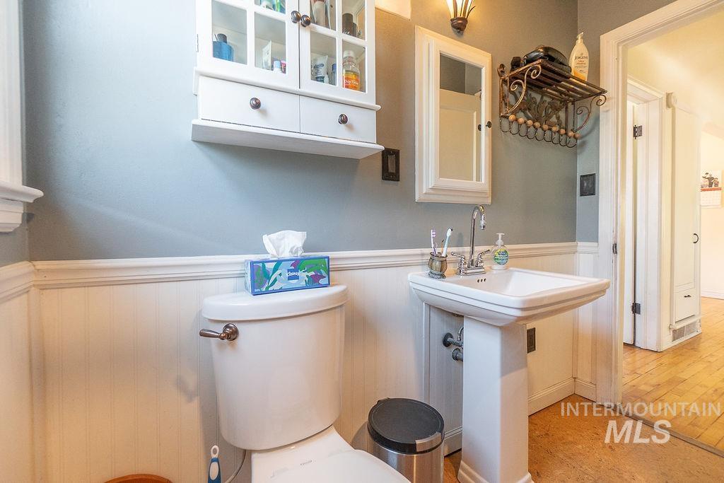 702 S Opal St, Boise, Idaho 83705, 3 Bedrooms, 2 Bathrooms, Residential For Sale, Price $535,000,MLS 98964621