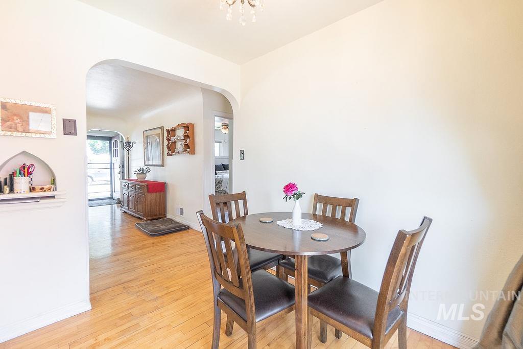 702 S Opal St, Boise, Idaho 83705, 3 Bedrooms, 2 Bathrooms, Residential For Sale, Price $535,000,MLS 98964621