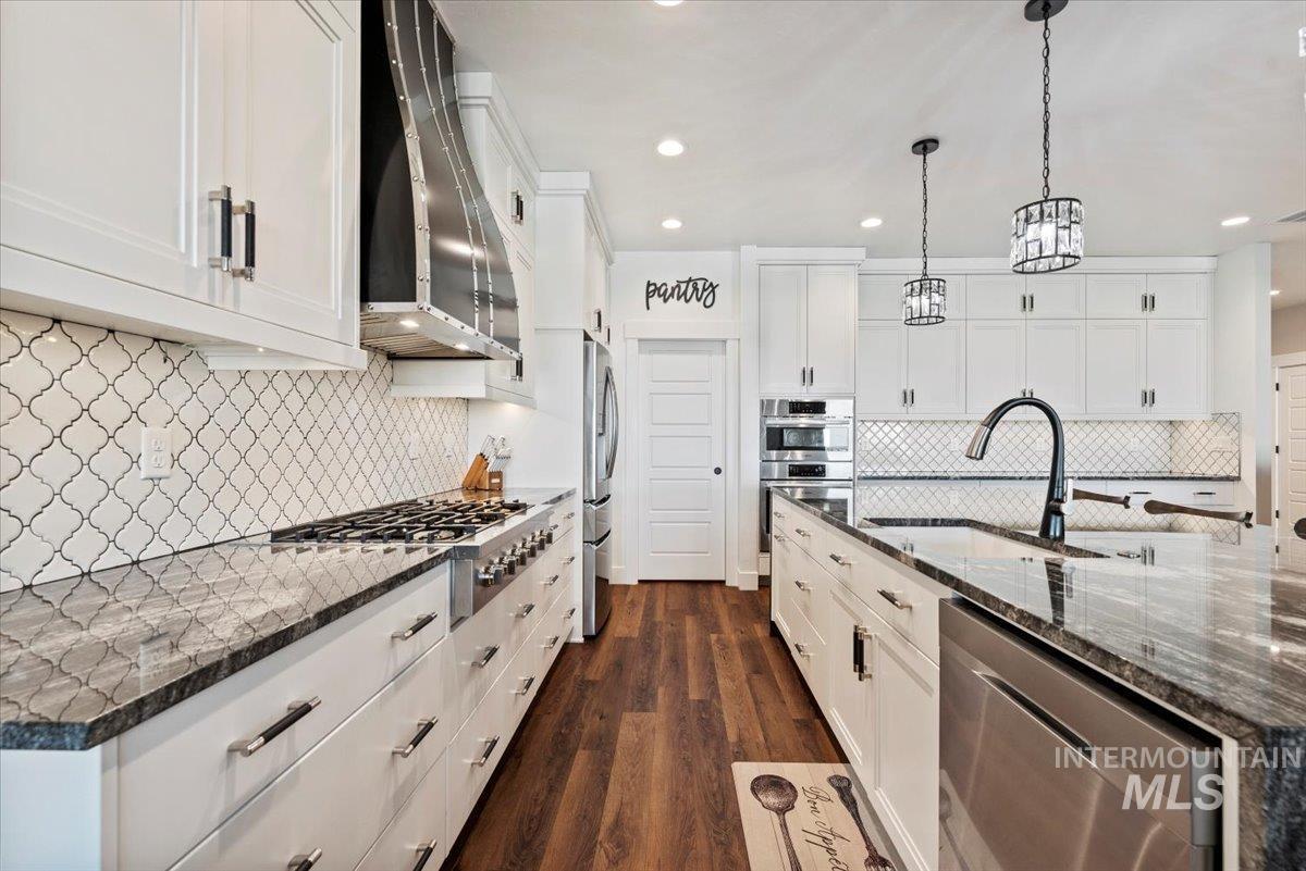 16834 Long Meadow Dr, Caldwell, Idaho 83607, 4 Bedrooms, 3.5 Bathrooms, Residential For Sale, Price $1,225,000,MLS 98964627