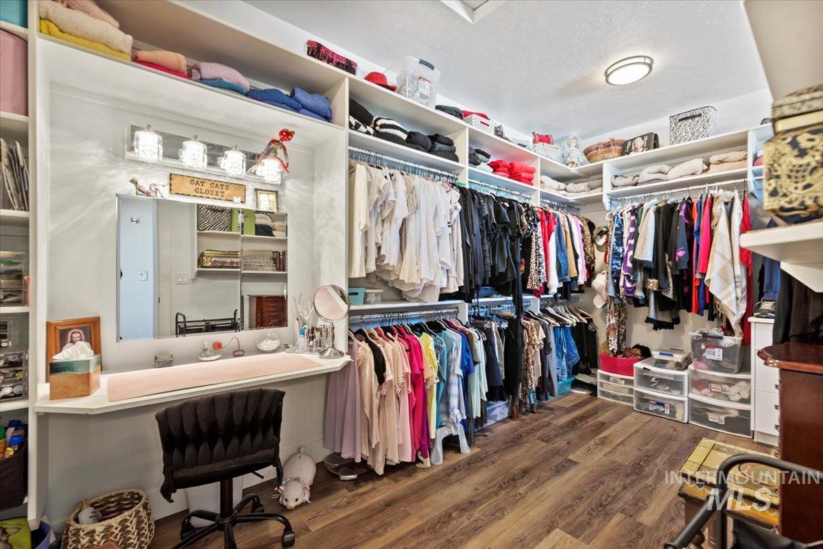 16834 Long Meadow Dr, Caldwell, Idaho 83607, 4 Bedrooms, 3.5 Bathrooms, Residential For Sale, Price $1,225,000,MLS 98964627