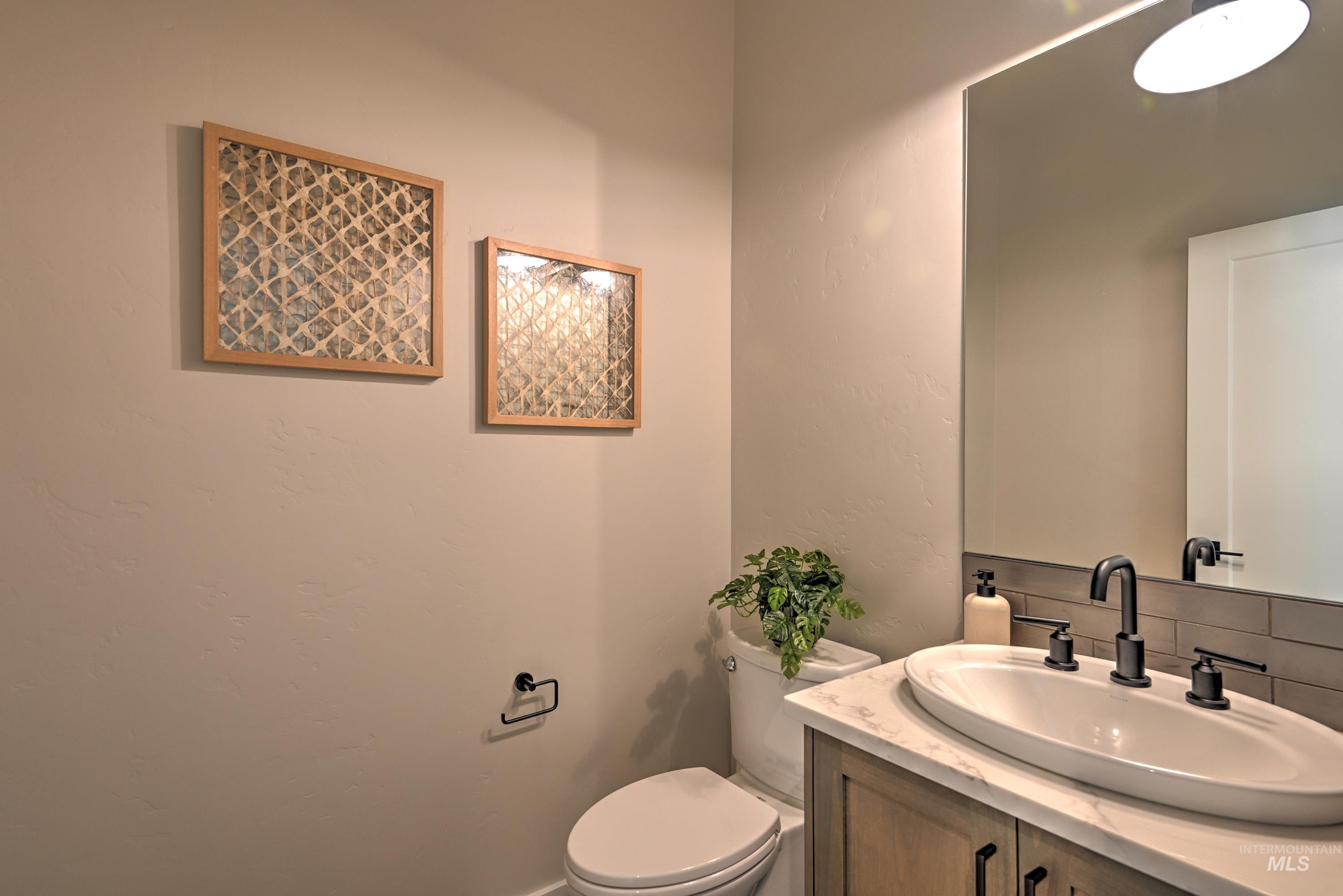 593 W Cedarburg Dr, Meridian, Idaho 83642-2599, 3 Bedrooms, 2.5 Bathrooms, Residential For Sale, Price $629,900,MLS 98964645