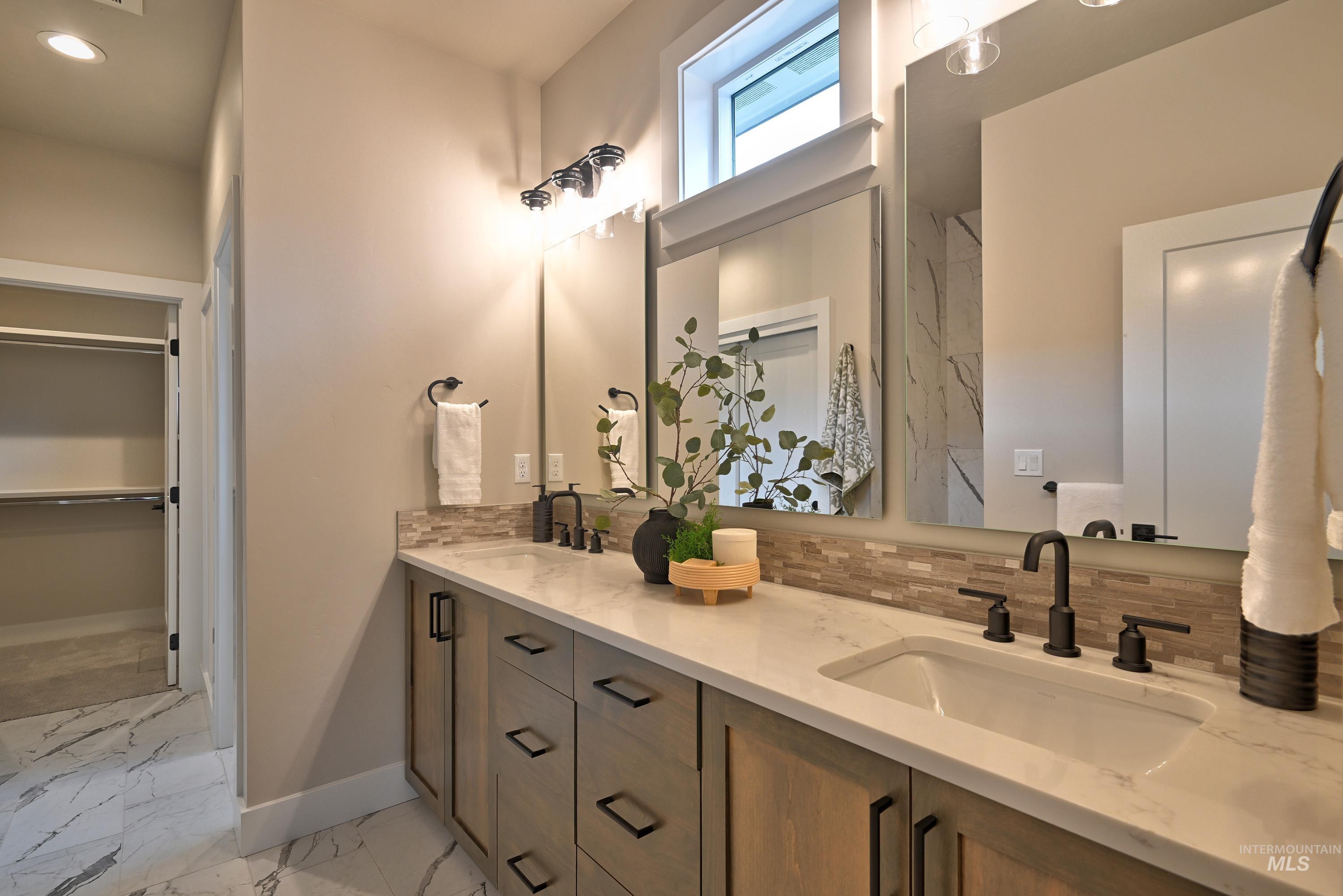 593 W Cedarburg Dr, Meridian, Idaho 83642-2599, 3 Bedrooms, 2.5 Bathrooms, Residential For Sale, Price $629,900,MLS 98964645