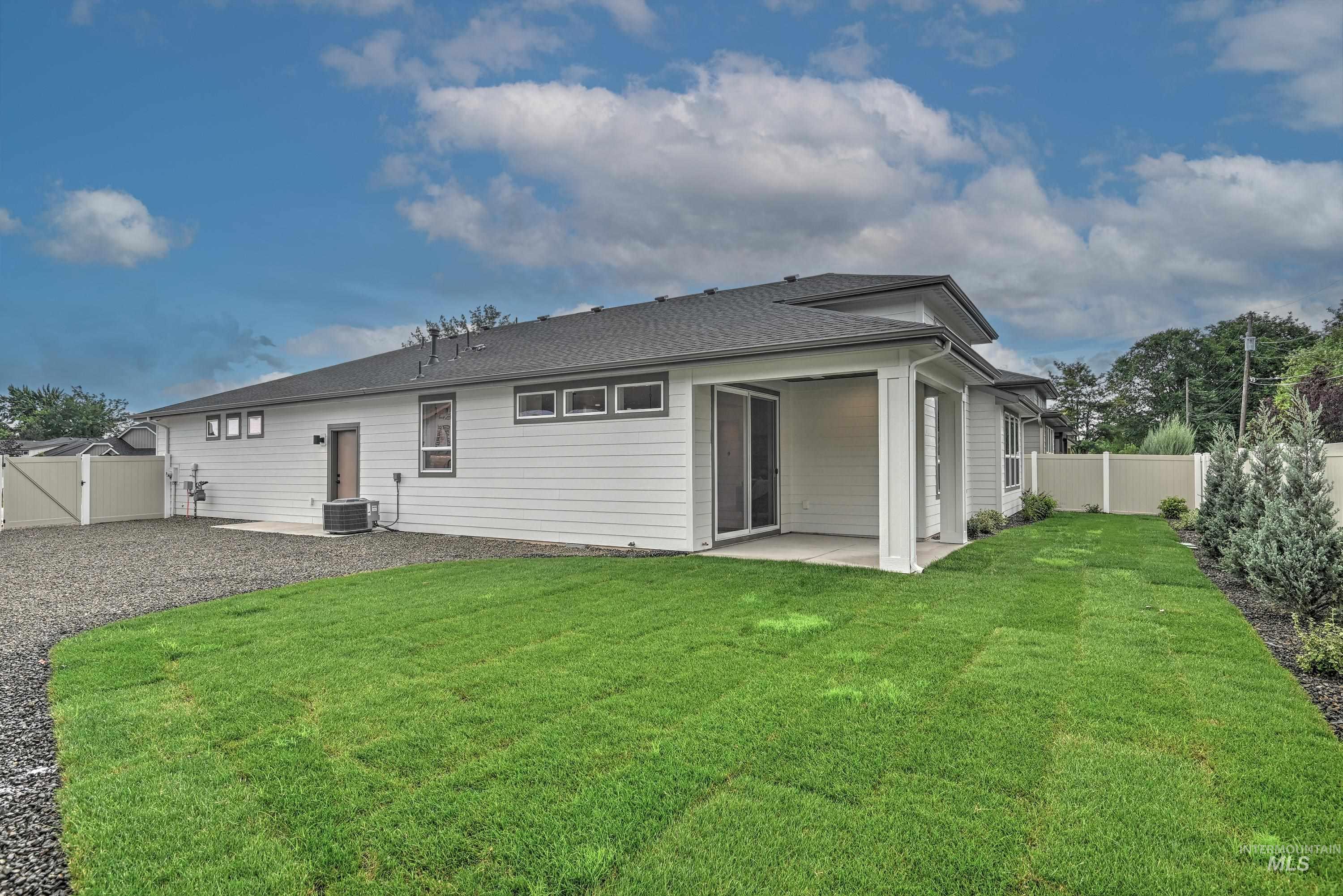 593 W Cedarburg Dr, Meridian, Idaho 83642-2599, 3 Bedrooms, 2.5 Bathrooms, Residential For Sale, Price $629,900,MLS 98964645