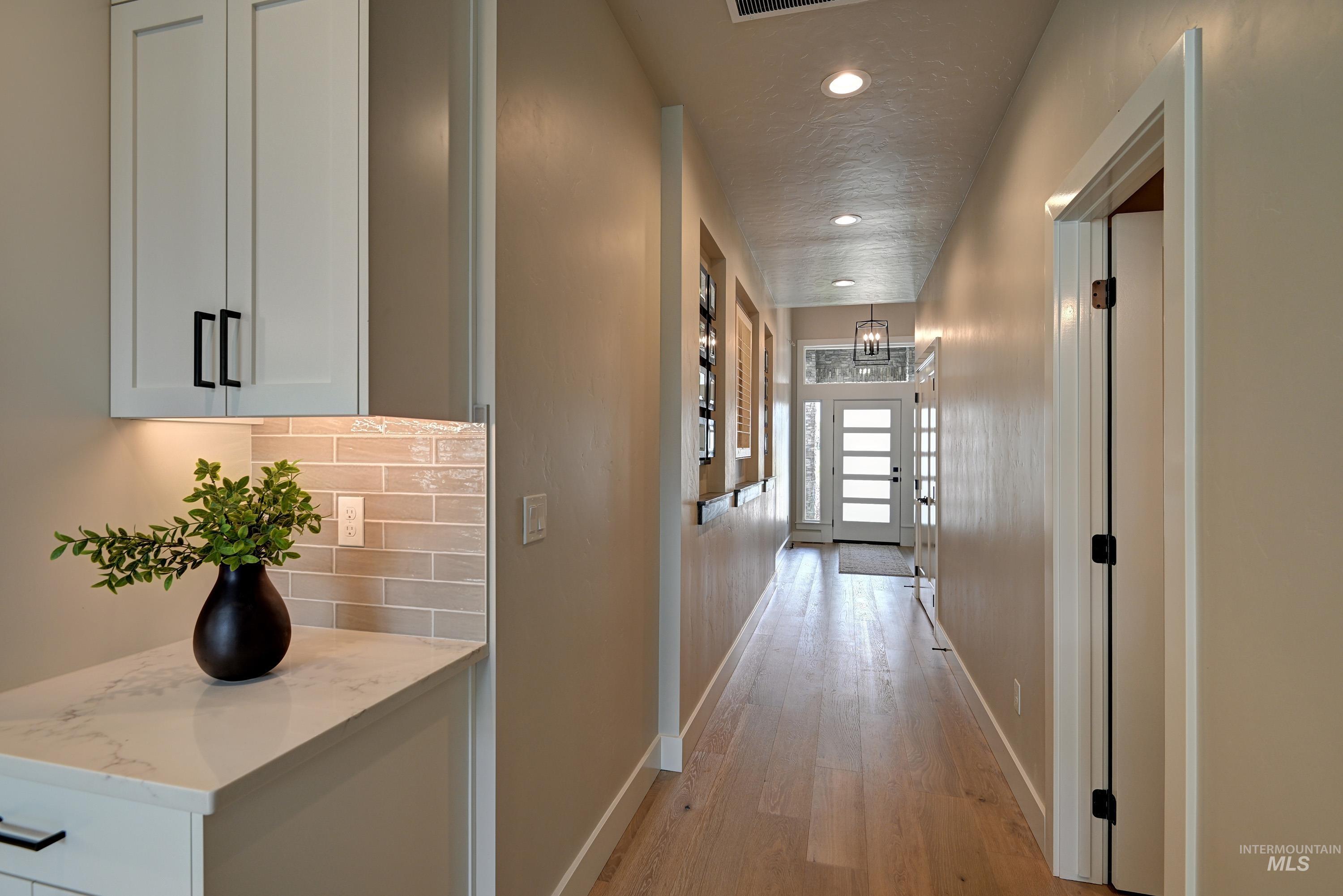 593 W Cedarburg Dr, Meridian, Idaho 83642-2599, 3 Bedrooms, 2.5 Bathrooms, Residential For Sale, Price $629,900,MLS 98964645