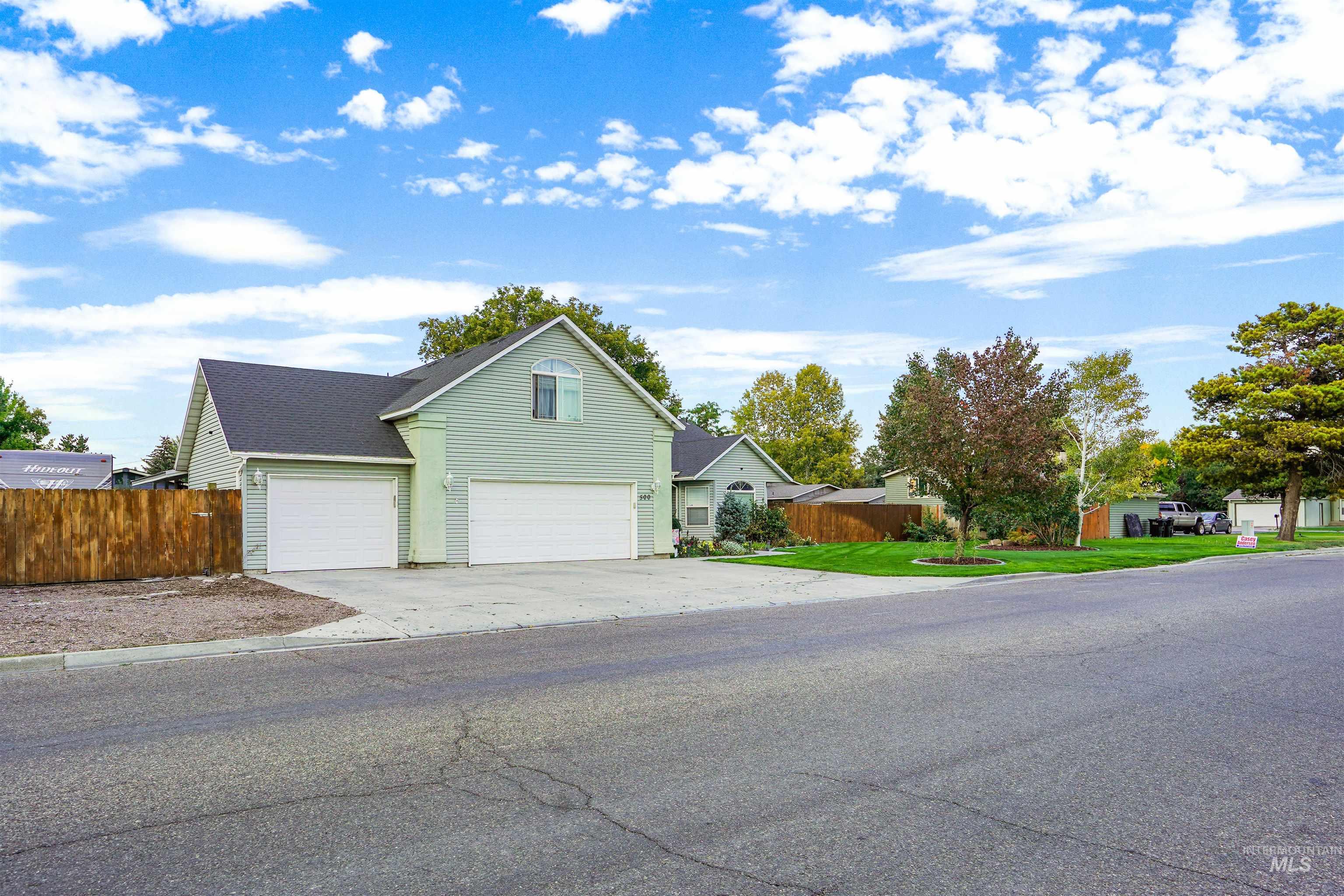 500 E 19th Street, Burley, Idaho 83318, 4 Bedrooms, 3 Bathrooms, Residential For Sale, Price $430,000,MLS 98964646