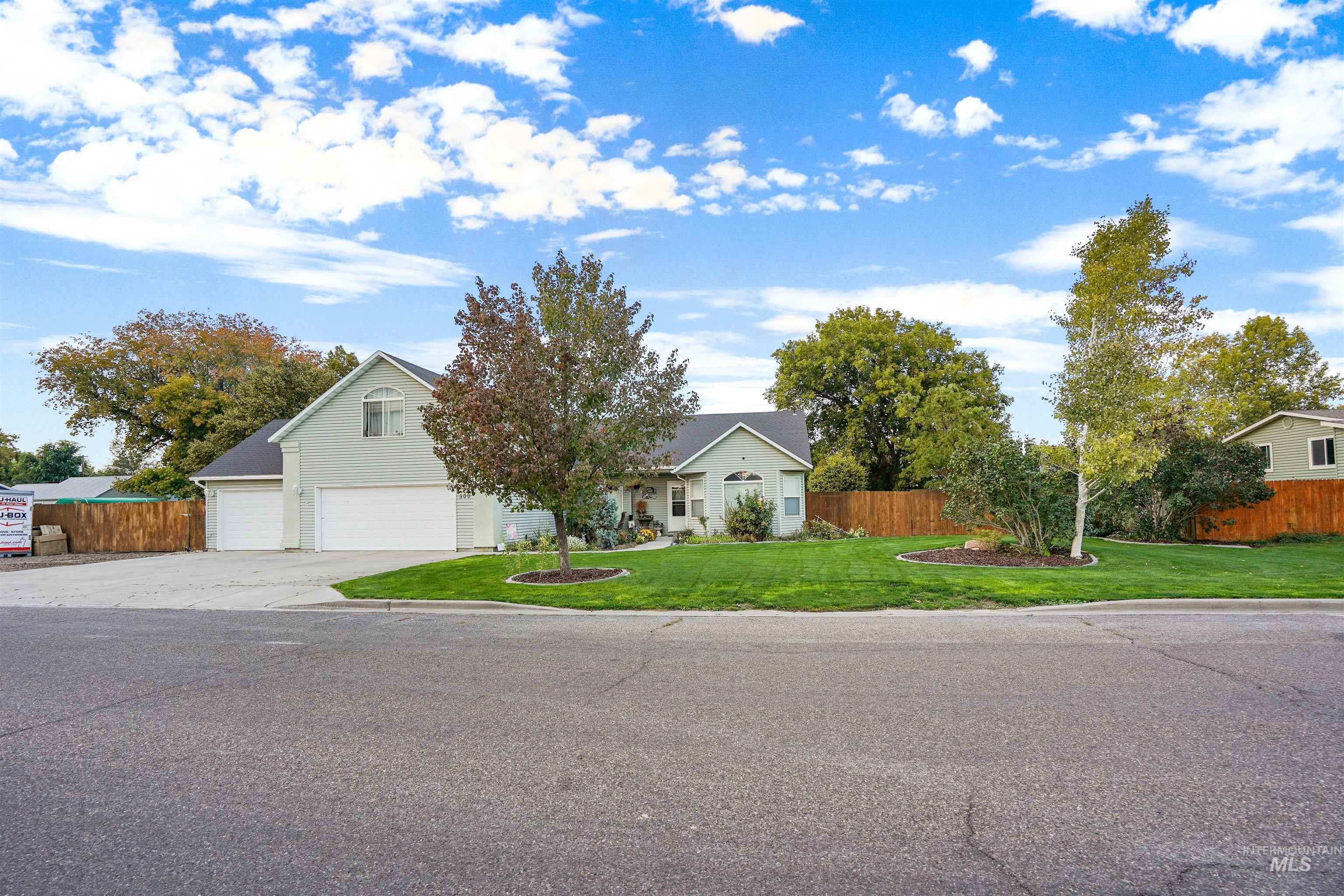 500 E 19th Street, Burley, Idaho 83318, 4 Bedrooms, 3 Bathrooms, Residential For Sale, Price $430,000,MLS 98964646